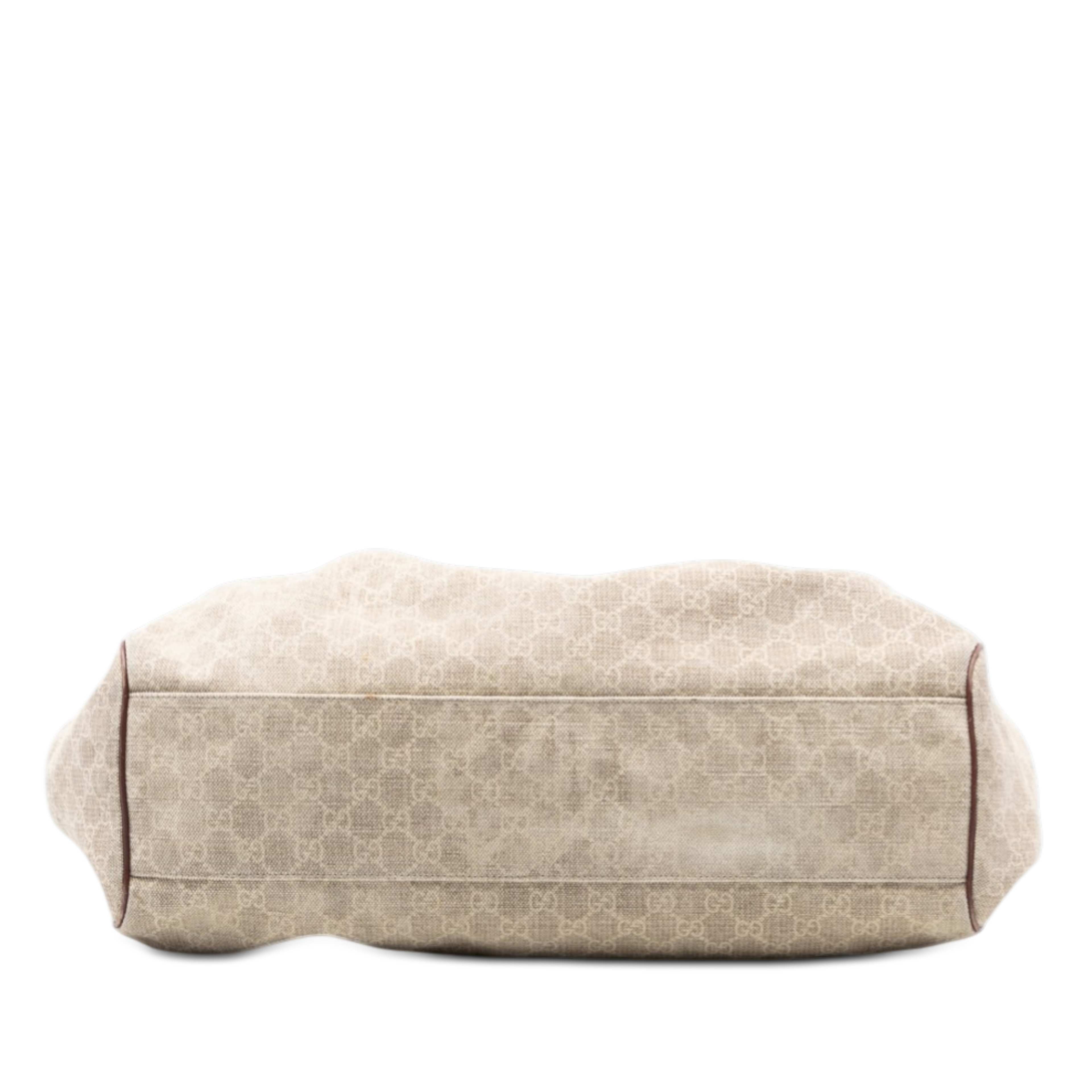 Gucci Large Gg Canvas Sukey Tote, från Luxclusif, i färgen beige. Klicka för att öppna bilden i stort format