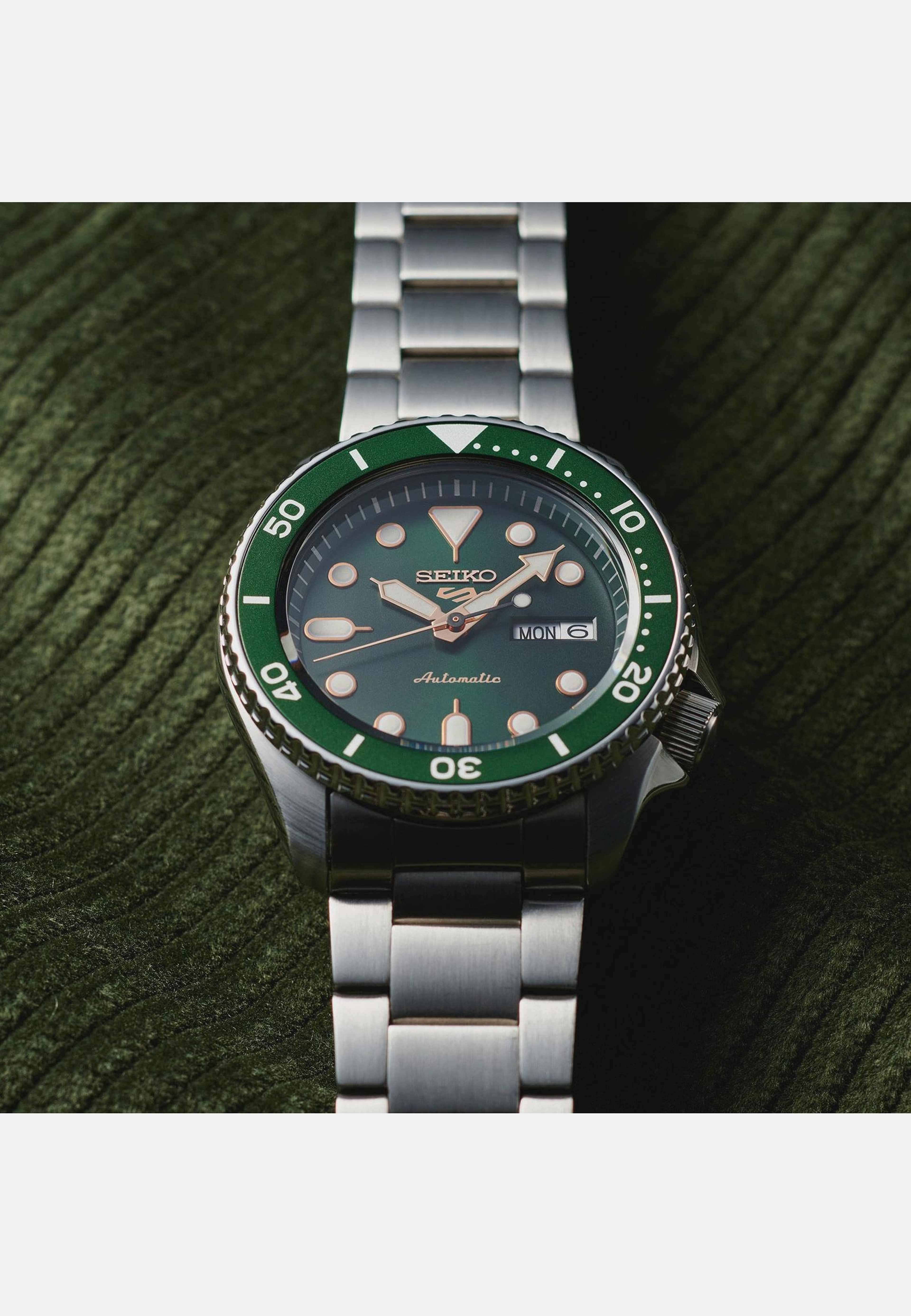 Seiko 5 Sports Automatic Grön/stål, Stållänk - Srpd63k1, från Seiko, i färgen 1. Klicka för att öppna bilden i stort format