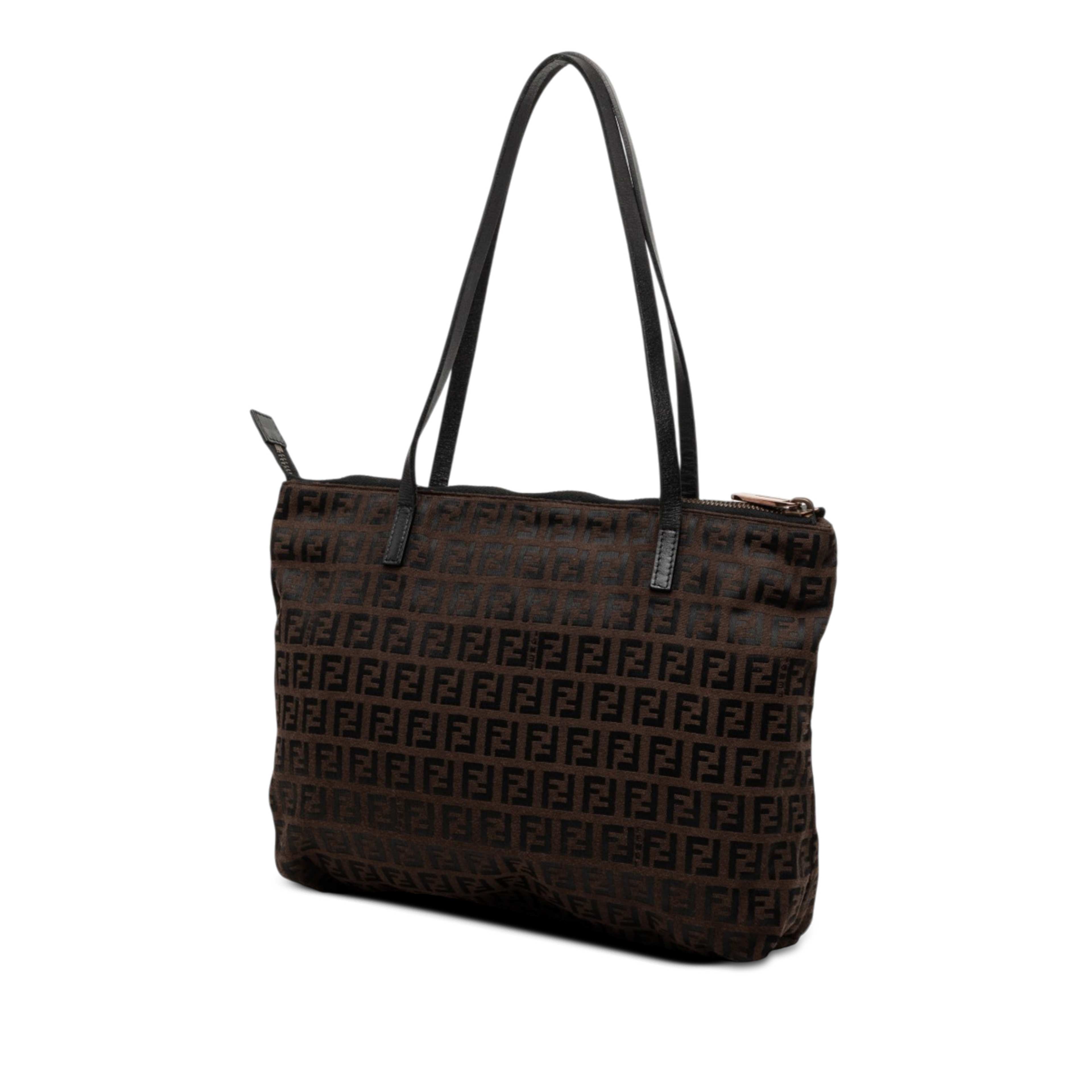 Fendi Zucchino Canvas Tote, från Luxclusif, i färgen brun. Klicka för att öppna bilden i stort format