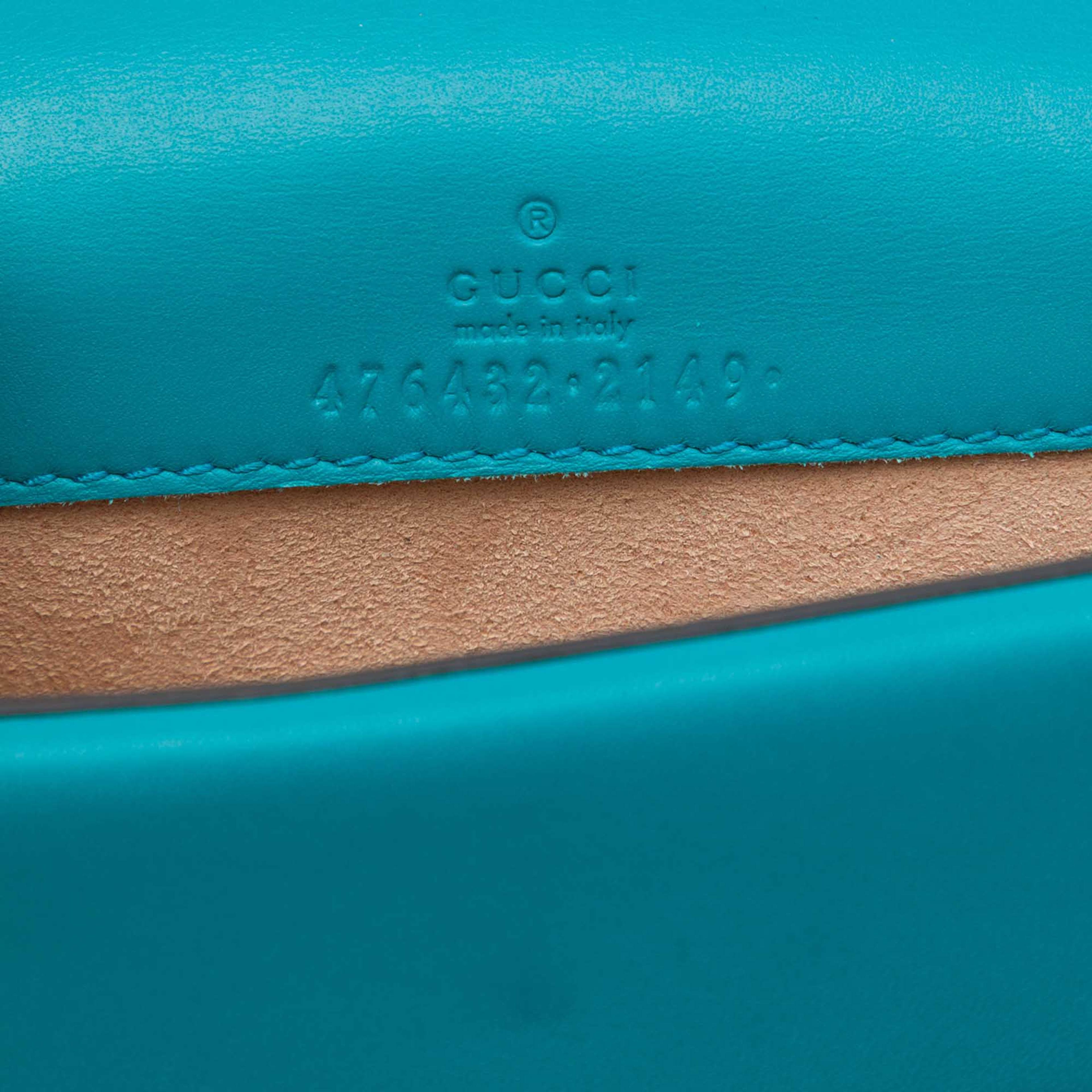 Gucci Mini Velvet Dionysus Crossbody, från Luxclusif, i färgen blå. Klicka för att öppna bilden i stort format
