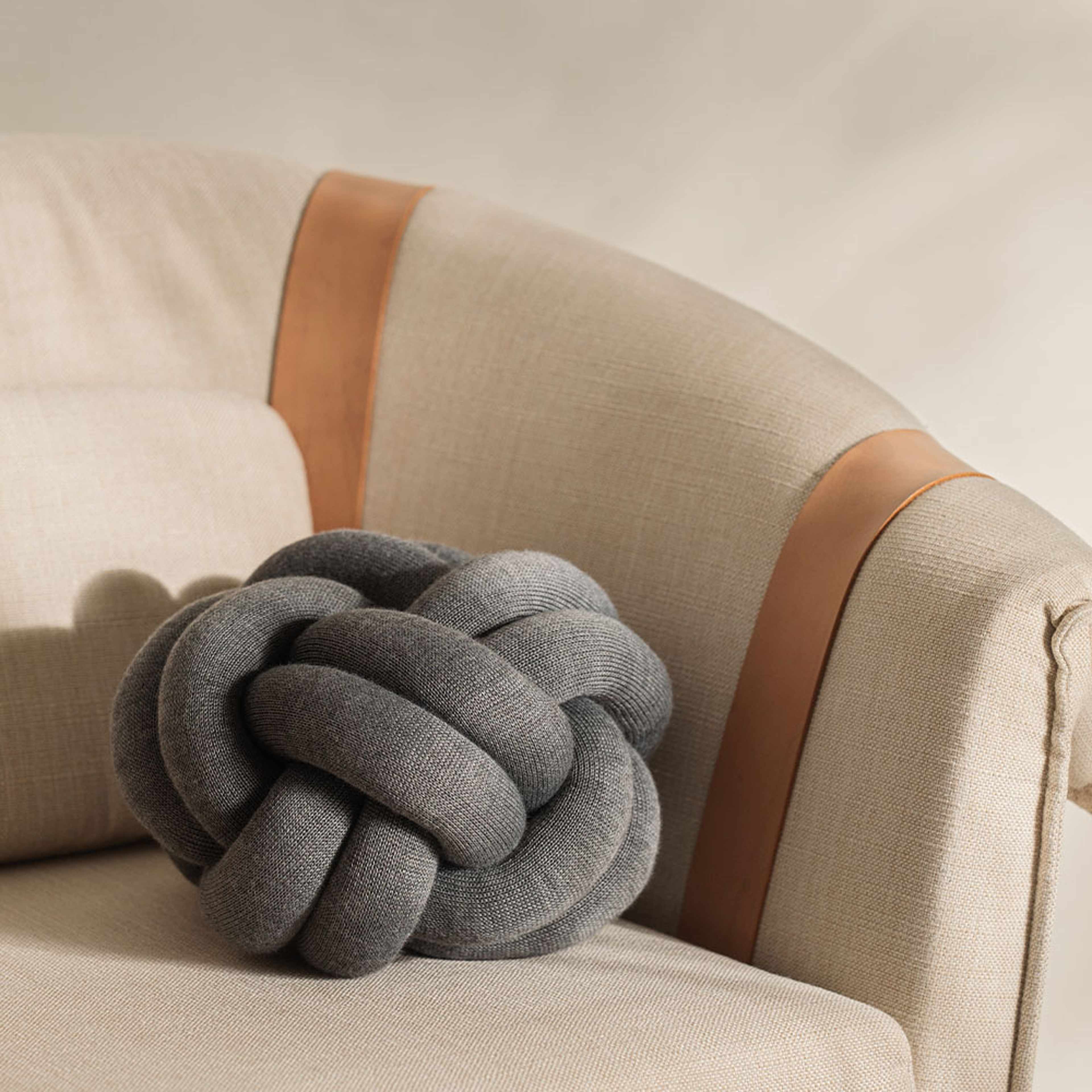 Knot Cushion