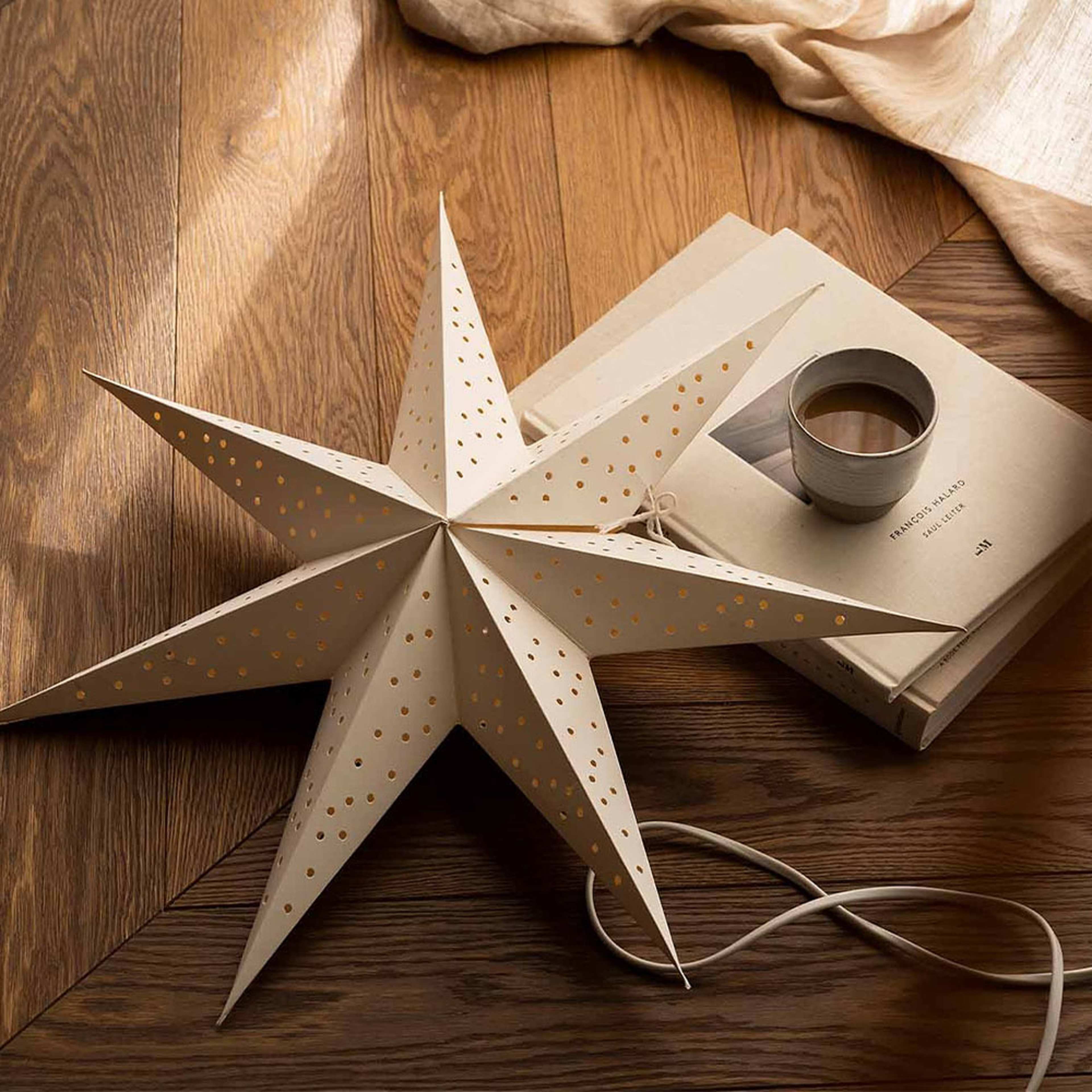 Stella 60, från Watt&Veke, i färgen White. Klicka för att öppna bilden i stort format