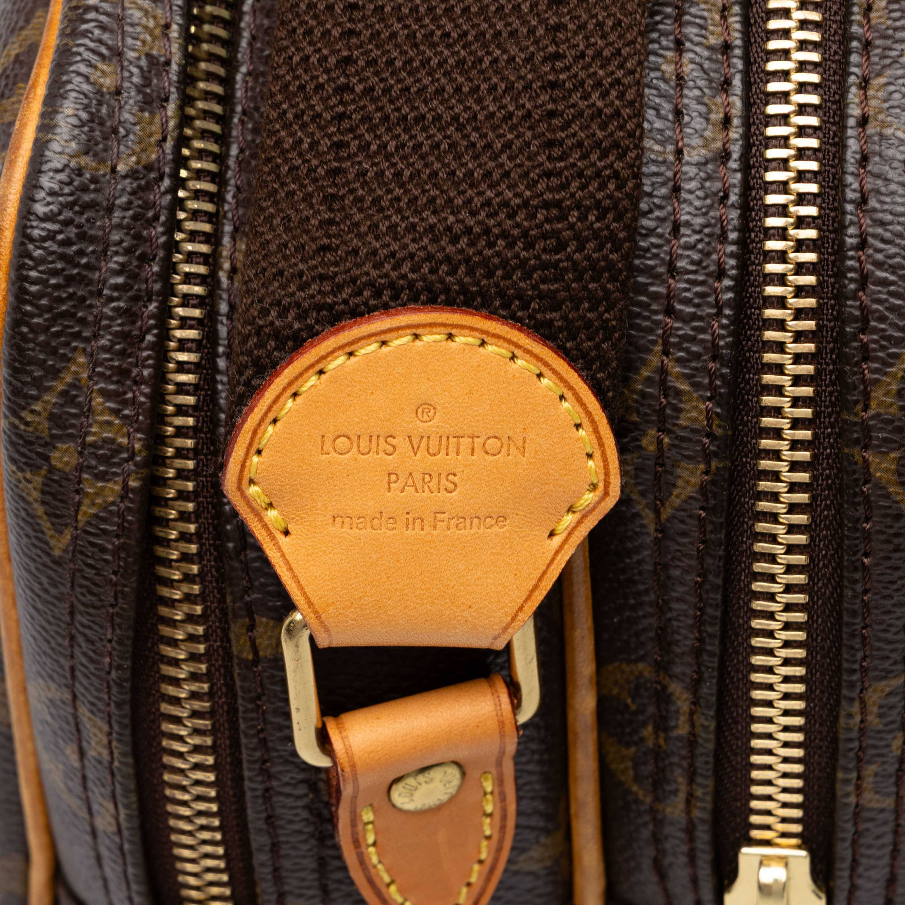 Louis Vuitton Monogram Reporter Pm, från Luxclusif, i färgen brun. Klicka för att öppna bilden i stort format