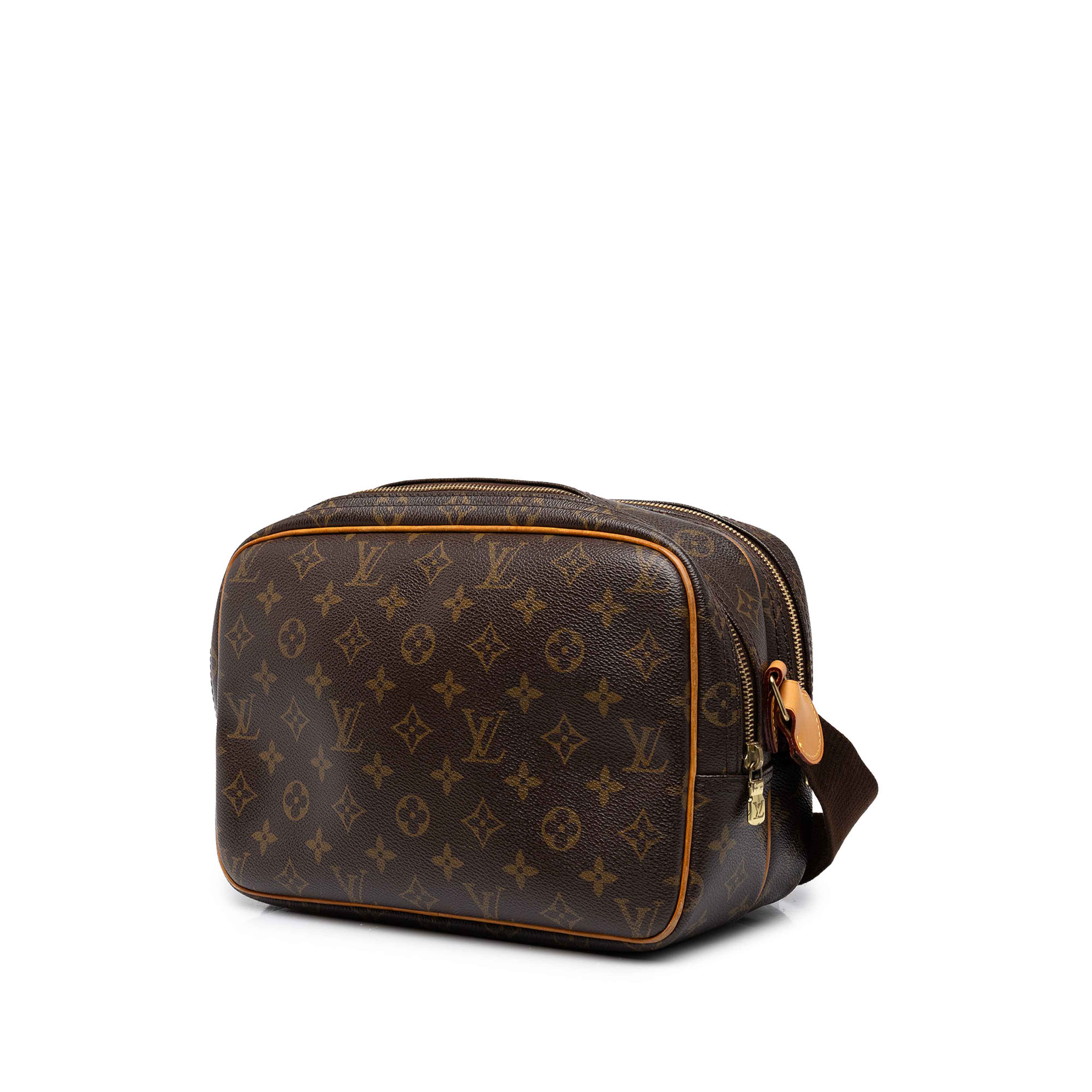 Louis Vuitton Monogram Reporter Pm, från Luxclusif, i färgen brun. Klicka för att öppna bilden i stort format