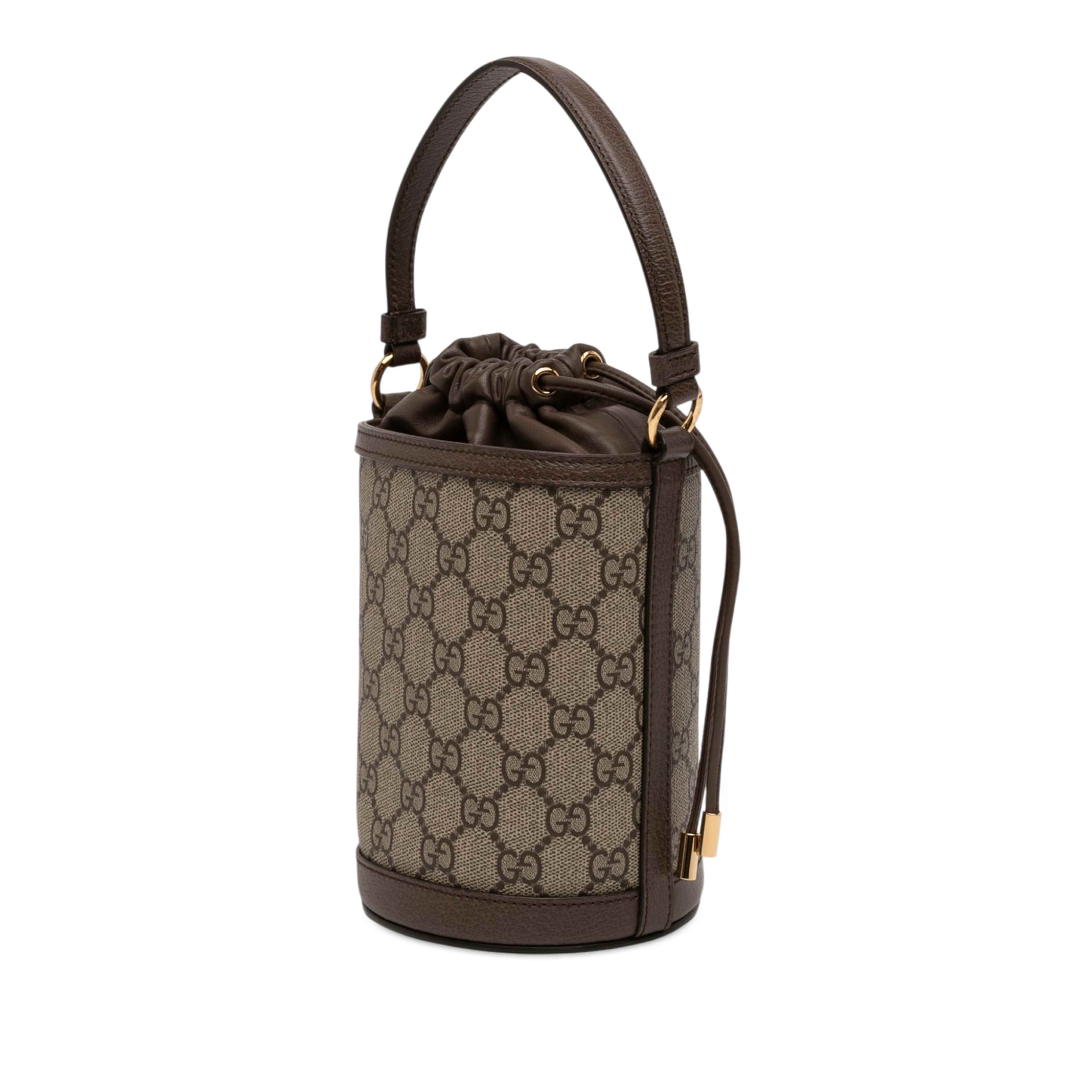 Gucci Mini Gg Supreme Ophidia Bucket Bag, från Luxclusif, i färgen beige. Klicka för att öppna bilden i stort format