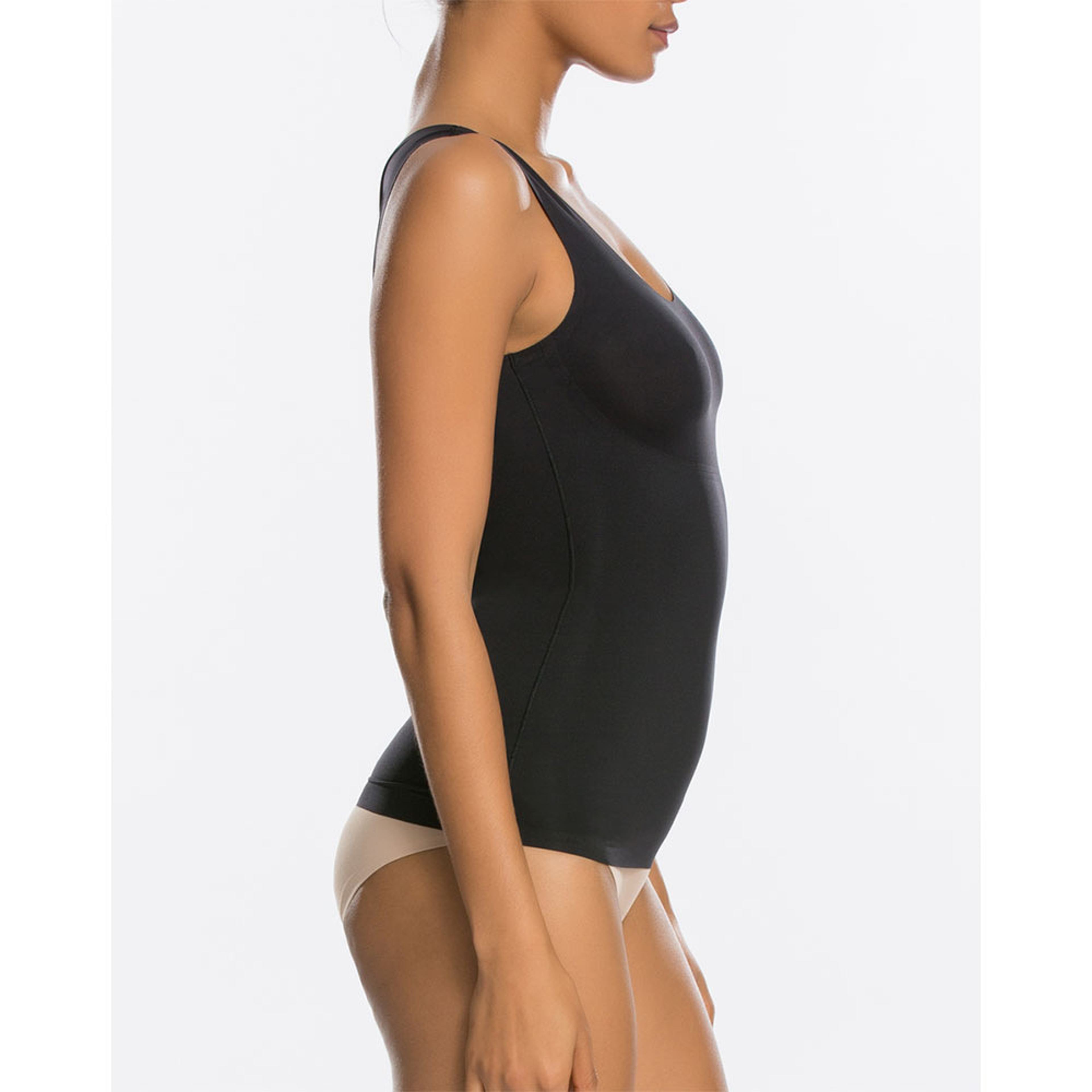 Tank 10039R, från Spanx, i färgen Black. Klicka för att öppna bilden i stort format