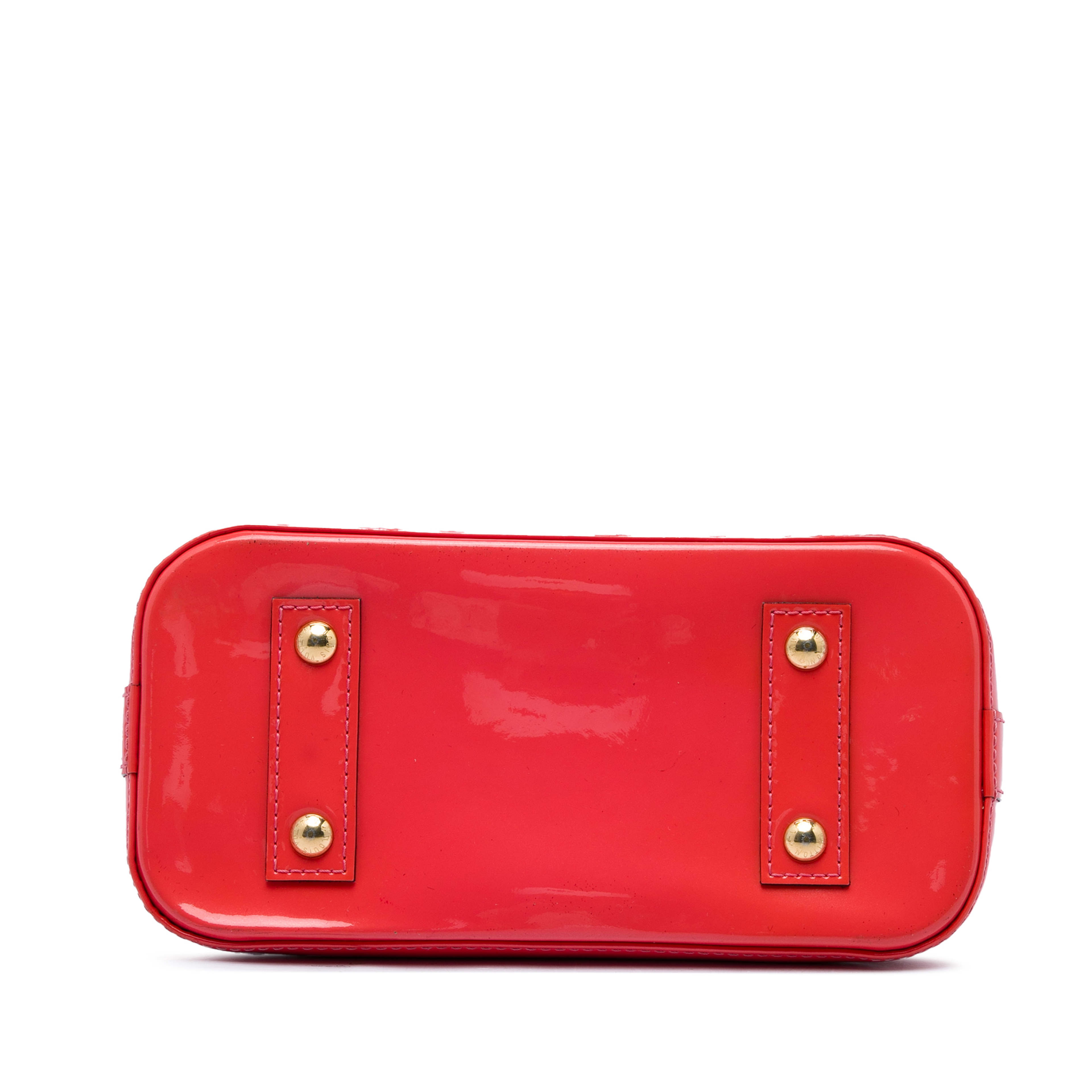 Louis Vuitton Monogram Vernis Alma Bb, från Luxclusif, i färgen röd. Klicka för att öppna bilden i stort format