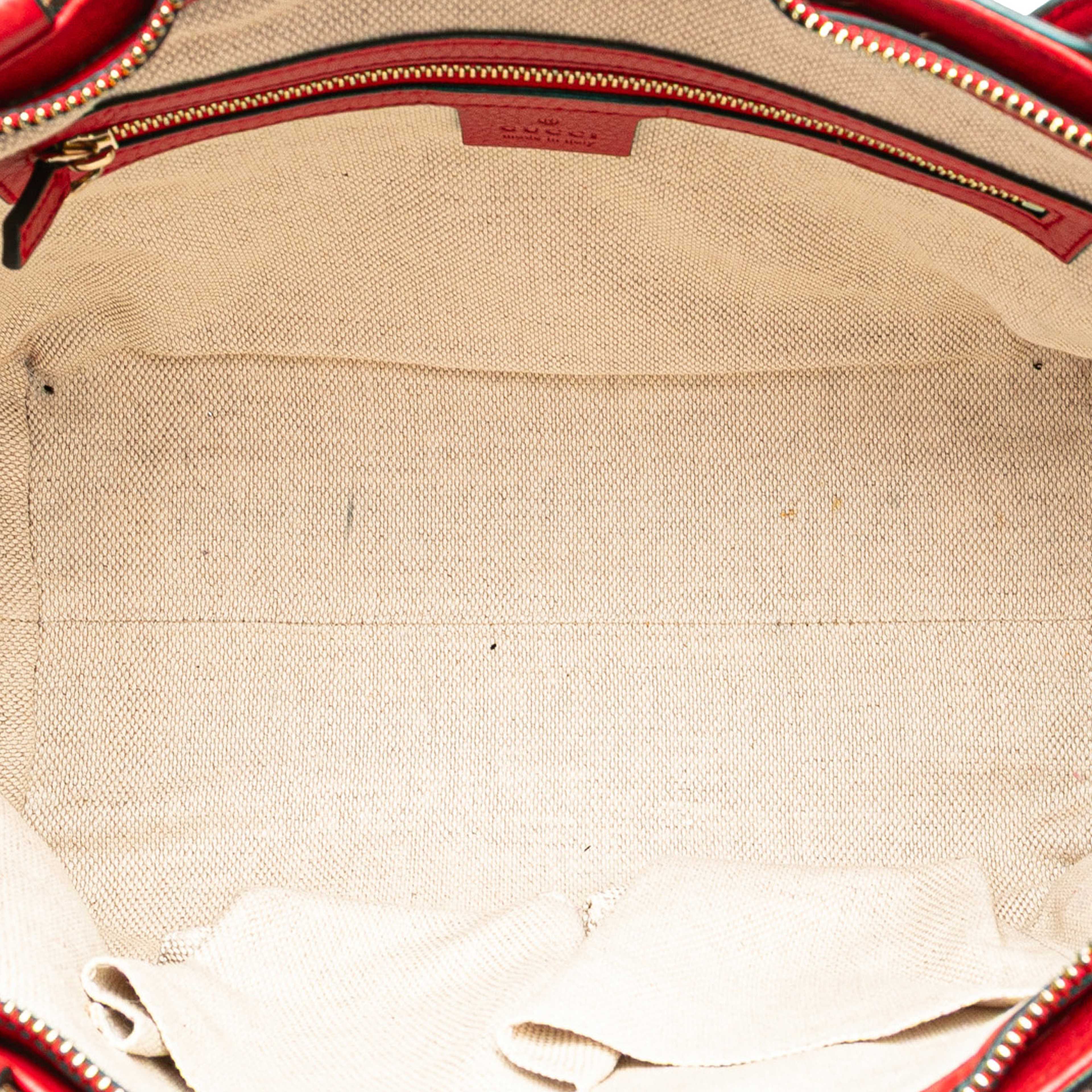 Gucci Small Leather Soho Cellarius Satchel, från Luxclusif, i färgen red. Klicka för att öppna bilden i stort format