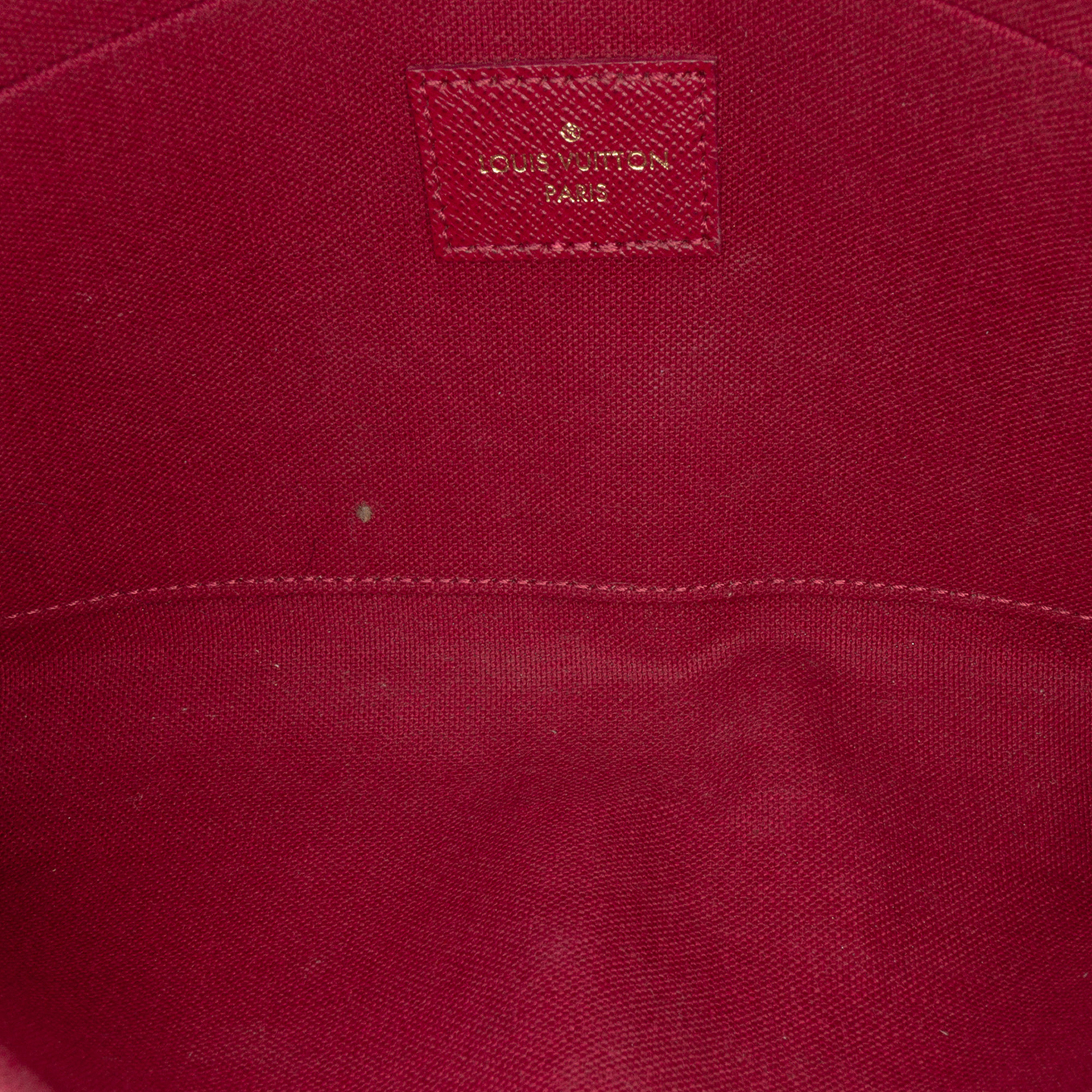 Louis Vuitton Monogram Pochette Felicie, från Luxclusif, i färgen brown. Klicka för att öppna bilden i stort format