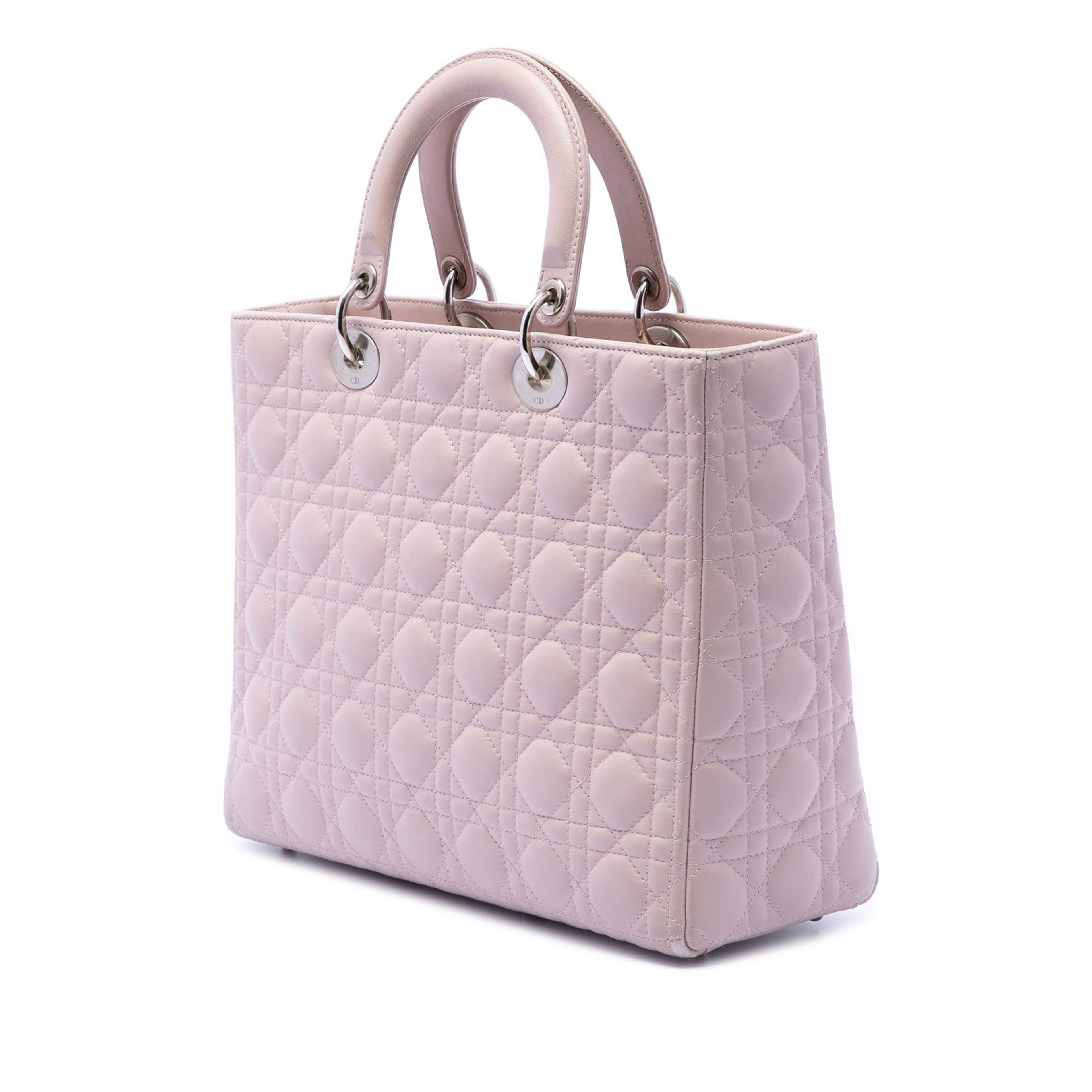 Dior Large Lambskin Cannage Lady Dior, från Luxclusif, i färgen light pink. Klicka för att öppna bilden i stort format