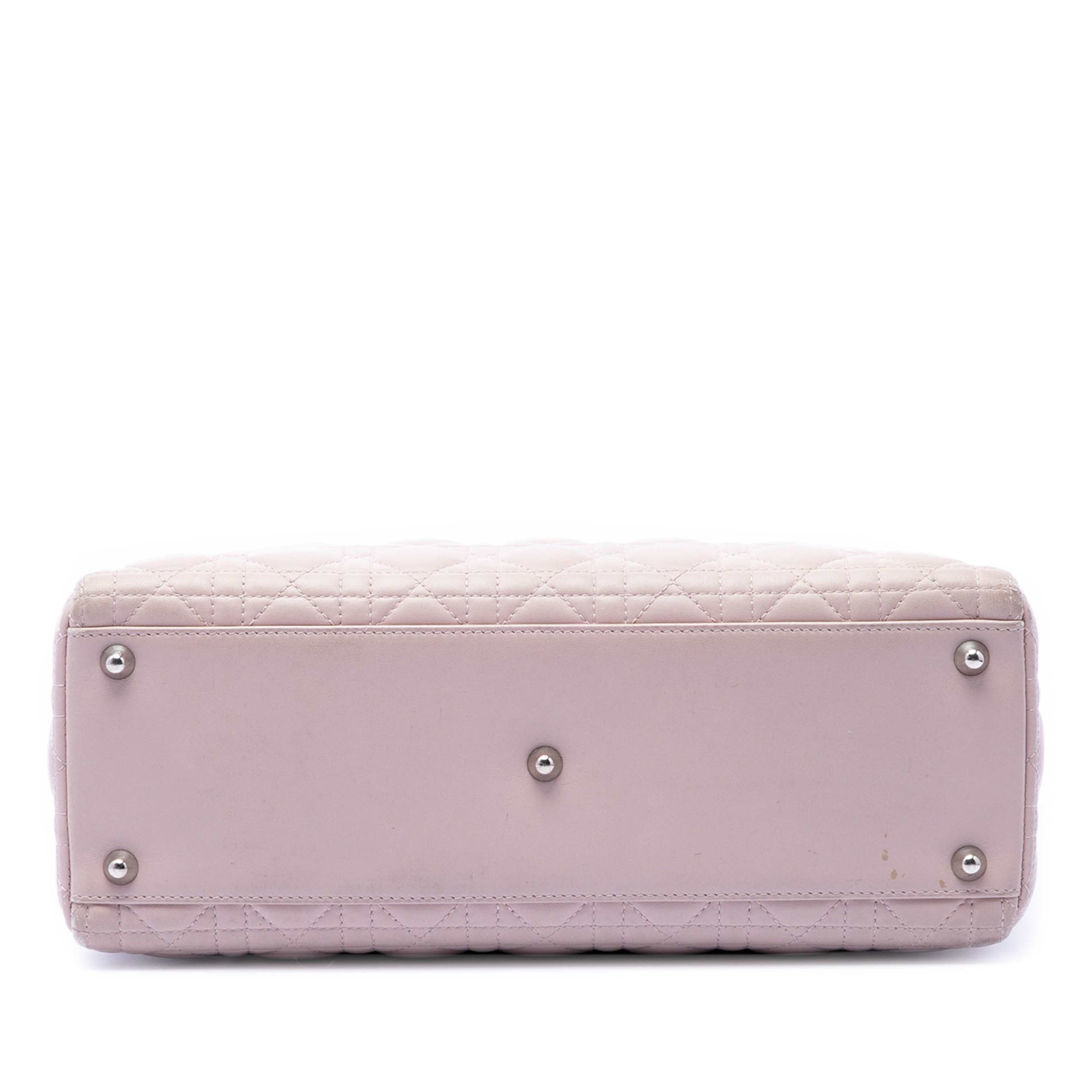 Dior Large Lambskin Cannage Lady Dior, från Luxclusif, i färgen light pink. Klicka för att öppna bilden i stort format
