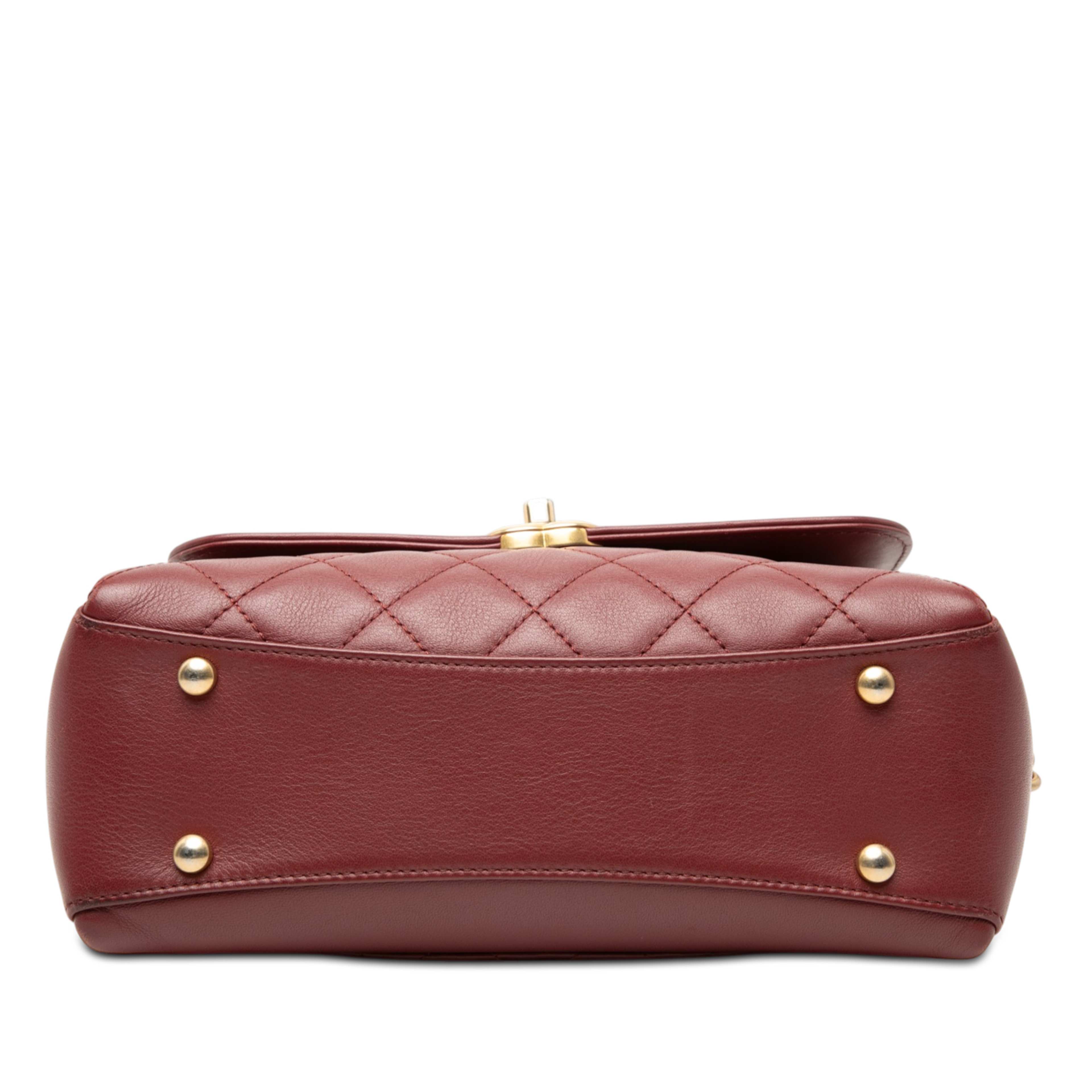 Chanel Cc Quilted Lambskin Flap, från Luxclusif, i färgen röd. Klicka för att öppna bilden i stort format