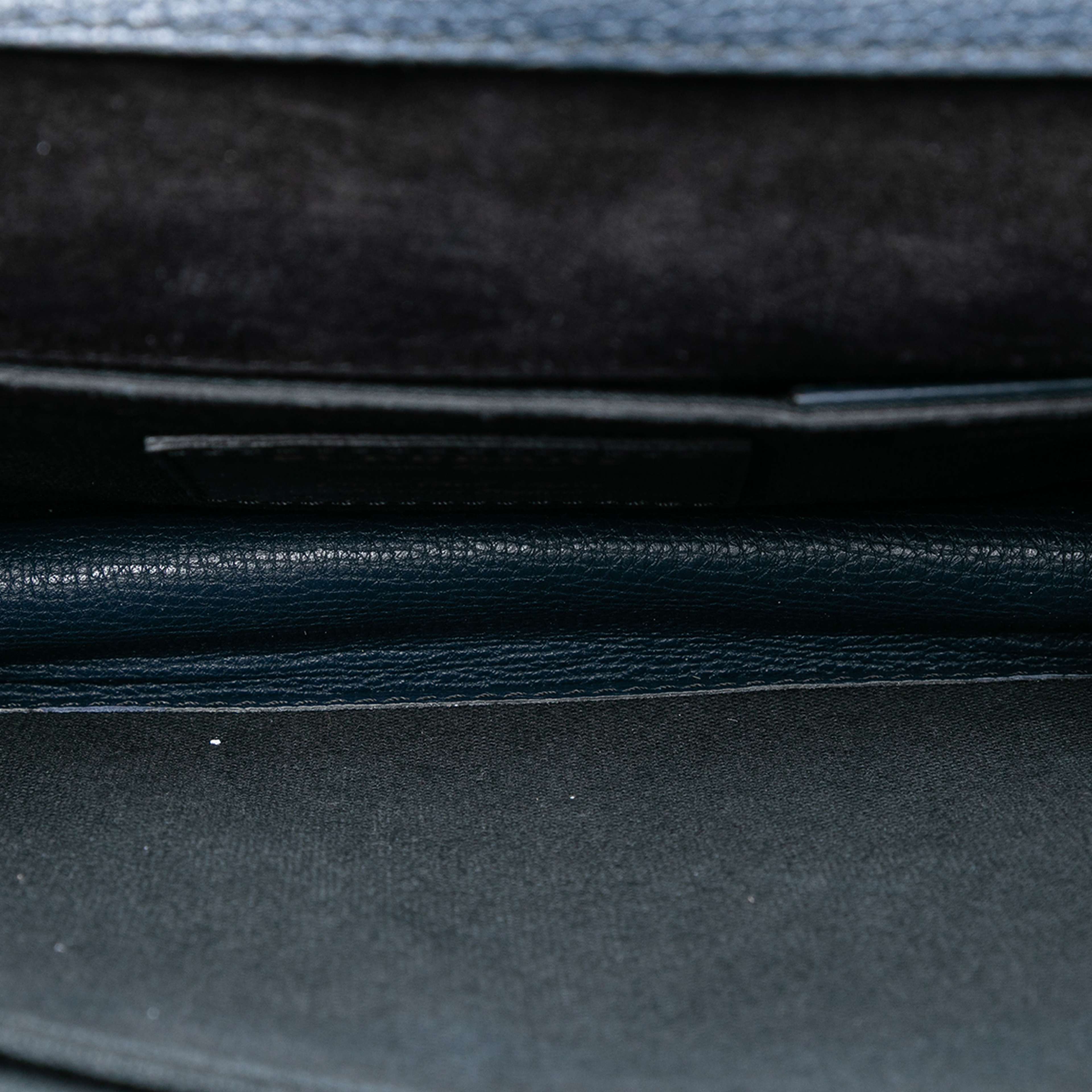 Burberry Small Leather And House Check Canvas Derby Macken Crossbody, från Luxclusif, i färgen navy. Klicka för att öppna bilden i stort format