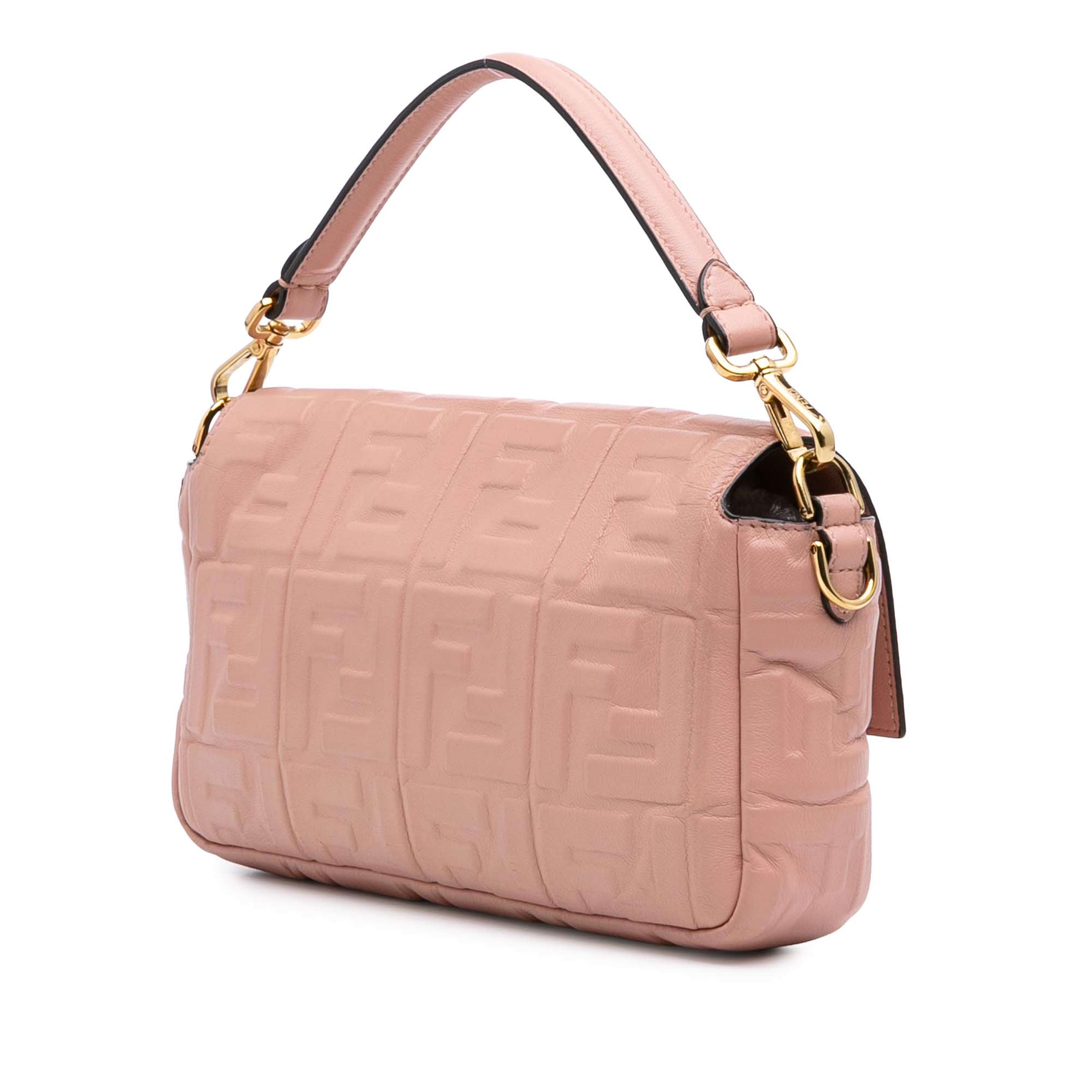 Fendi Zucca Embossed Leather Baguette Satchel, från Luxclusif, i färgen pink. Klicka för att öppna bilden i stort format