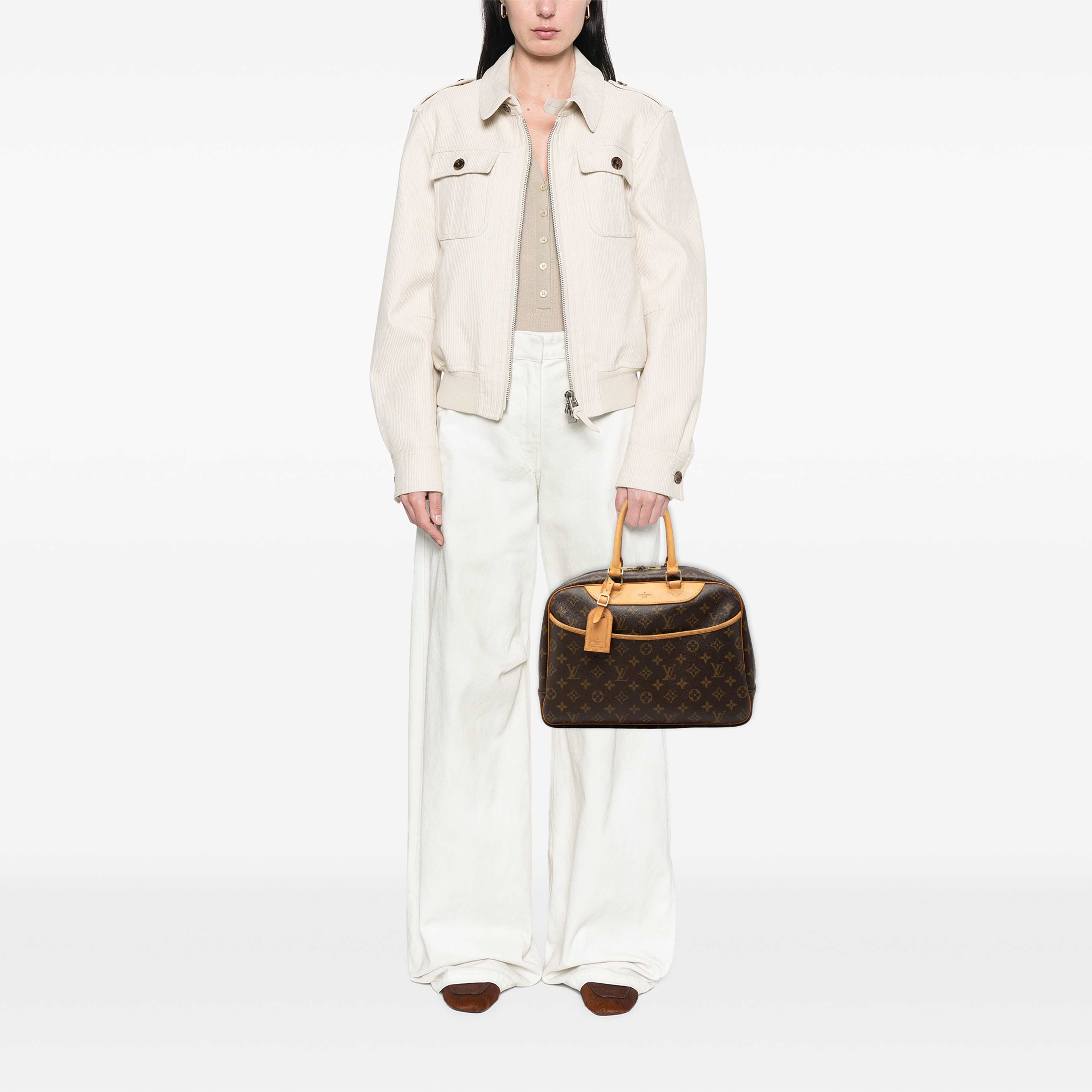 Louis Vuitton Monogram Deauville, från Luxclusif, i färgen brun. Klicka för att öppna bilden i stort format