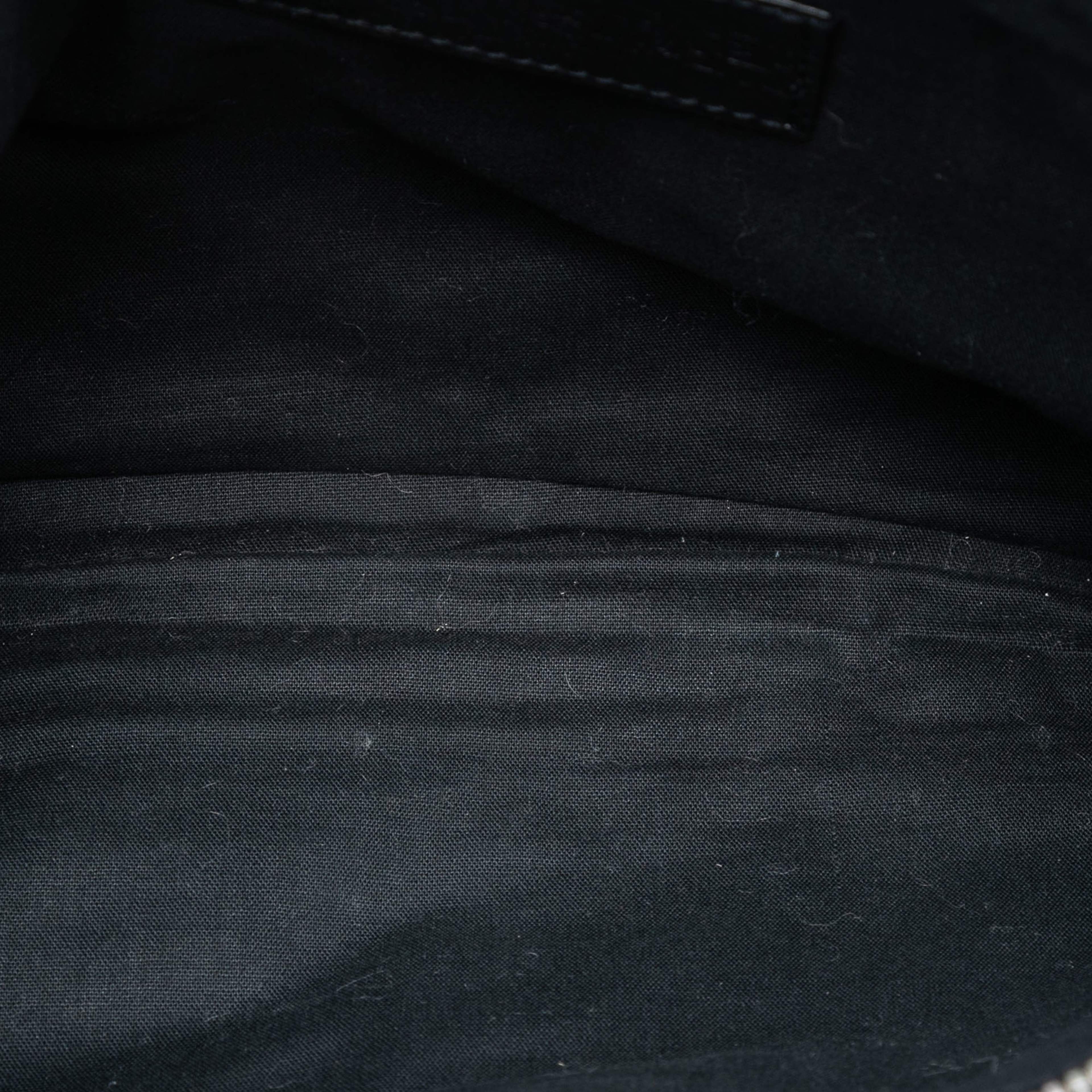 Balenciaga Lambskin Motocross Classic Clip M Clutch, från Luxclusif, i färgen black. Klicka för att öppna bilden i stort format