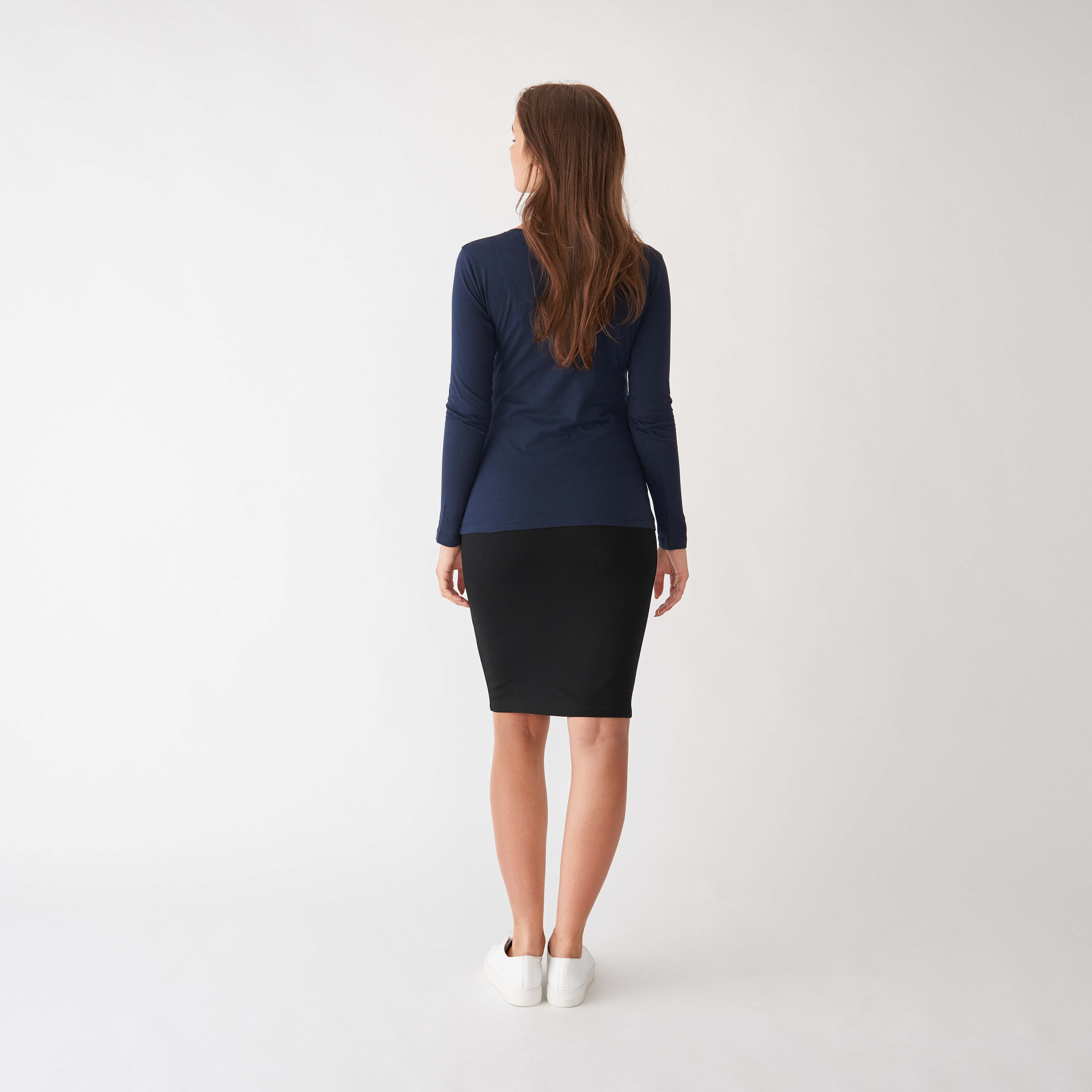 Långärmad t-shirt STINA, från Å WOMAN, i färgen Navyblaze. Klicka för att öppna bilden i stort format