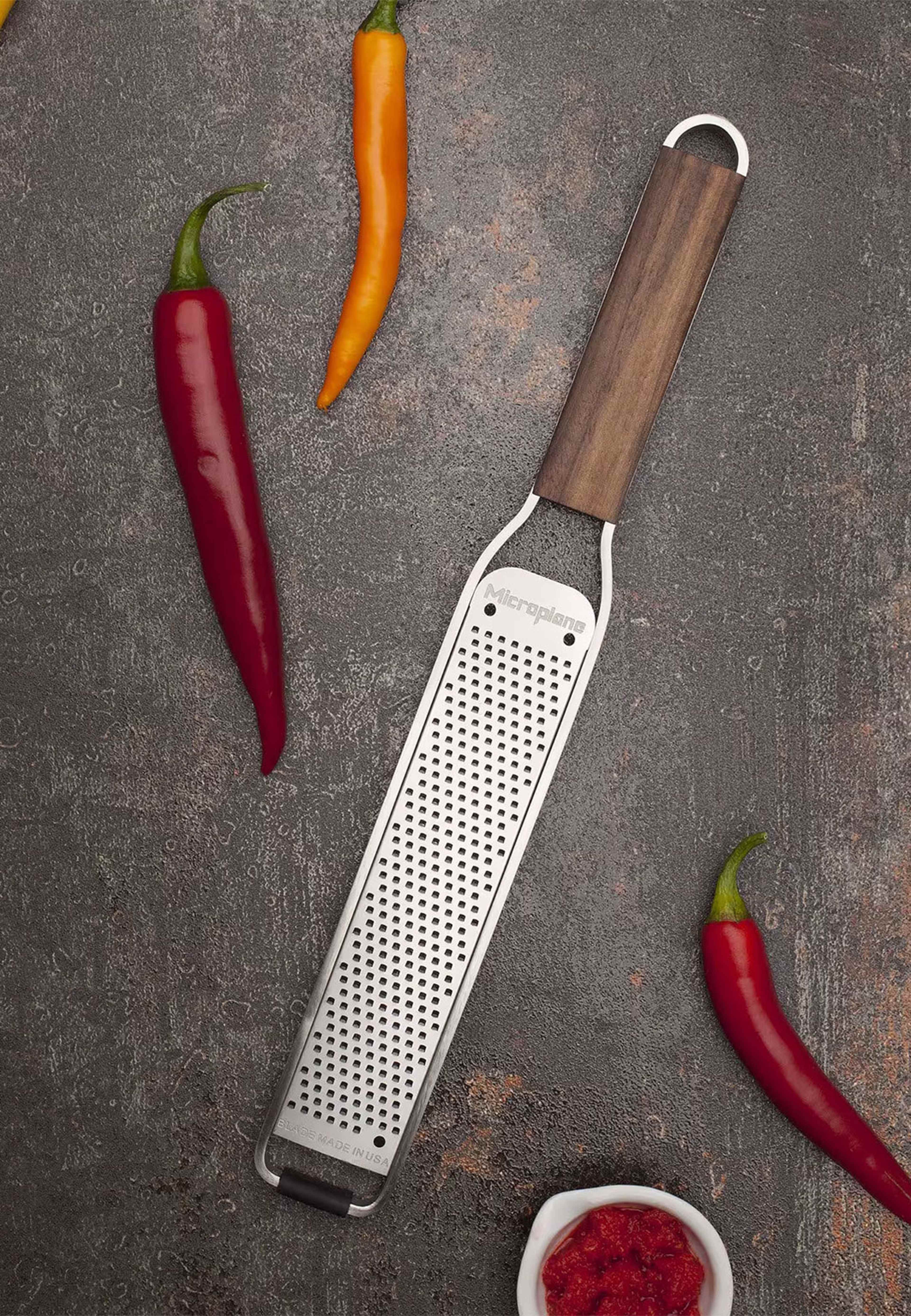 Master Zestjärn, från Microplane, i färgen Trä. Klicka för att öppna bilden i stort format