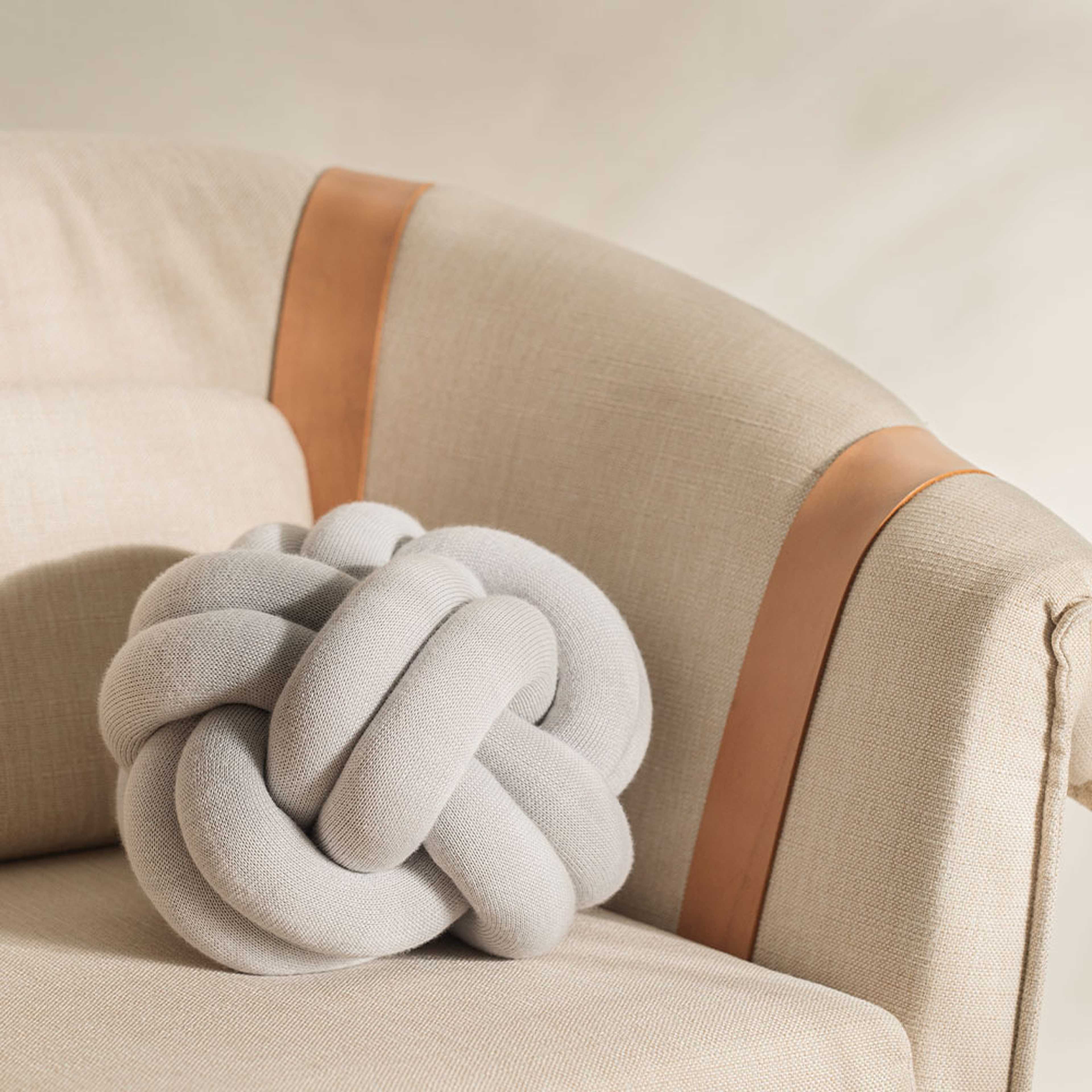 Knot Cushion