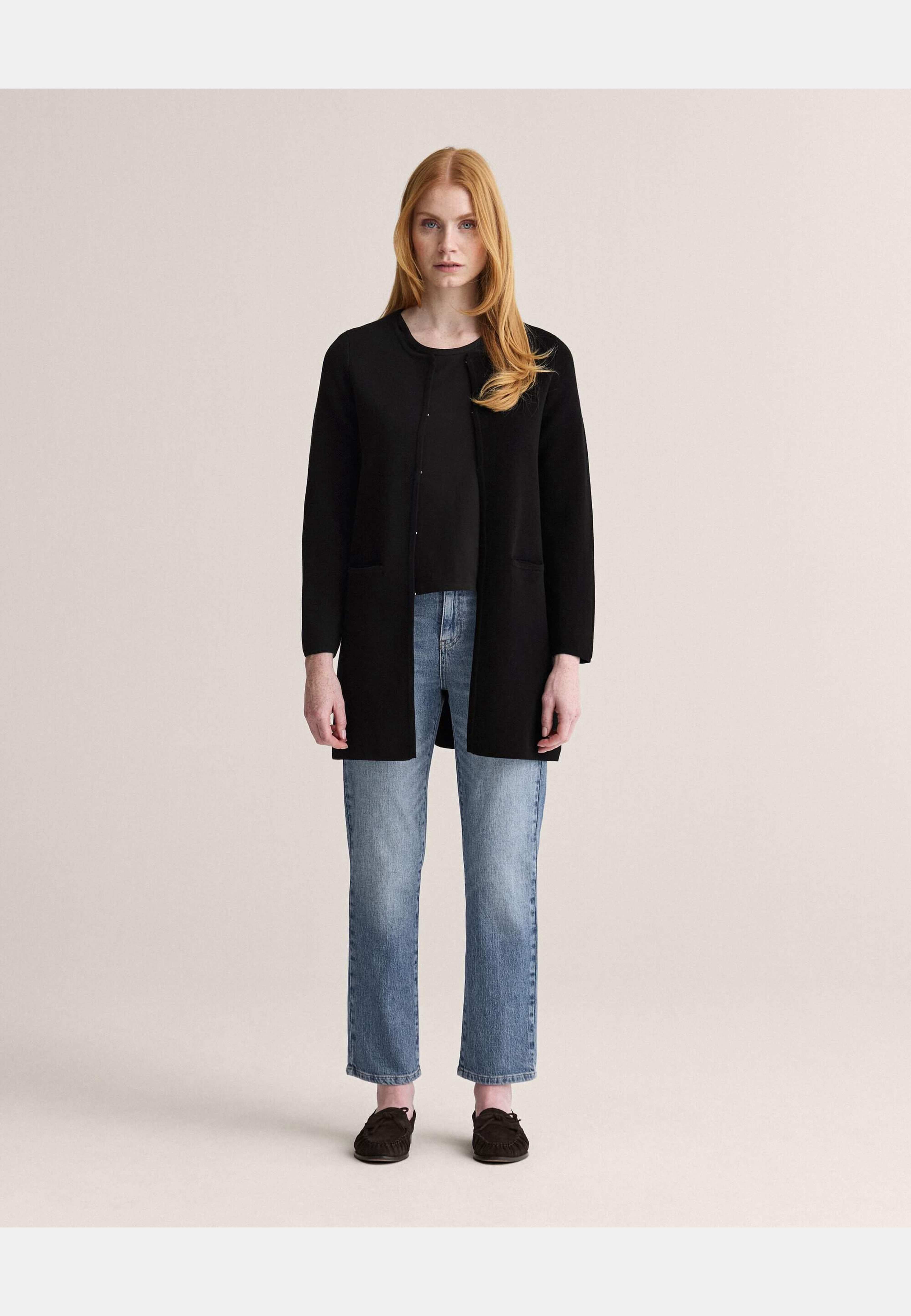 Helene Milano Cardigan, från Newhouse, i färgen svart. Klicka för att öppna bilden i stort format