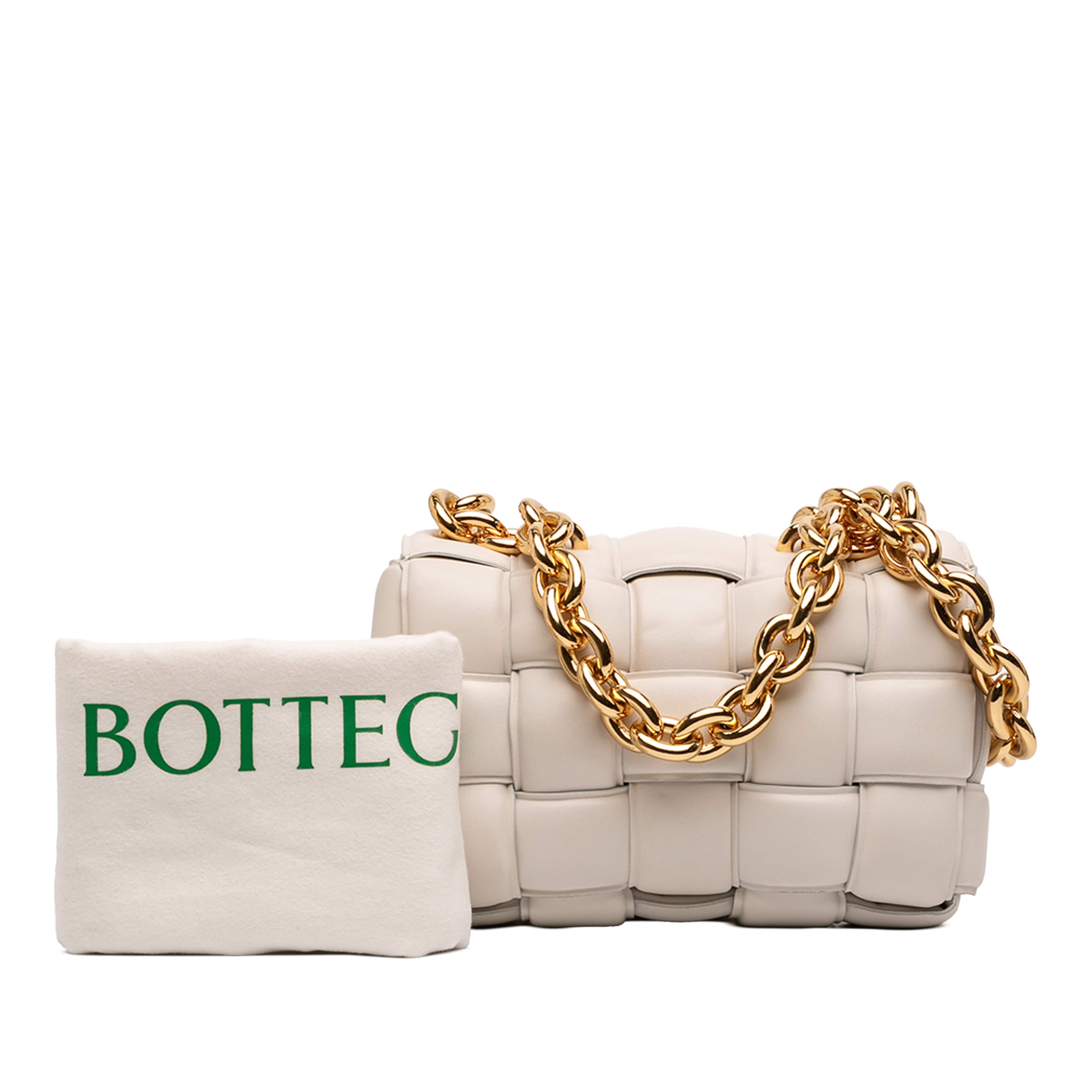 Bottega Veneta Nappa Intrecciato Padded Chain Cassette Satchel, från Luxclusif, i färgen vit. Klicka för att öppna bilden i stort format