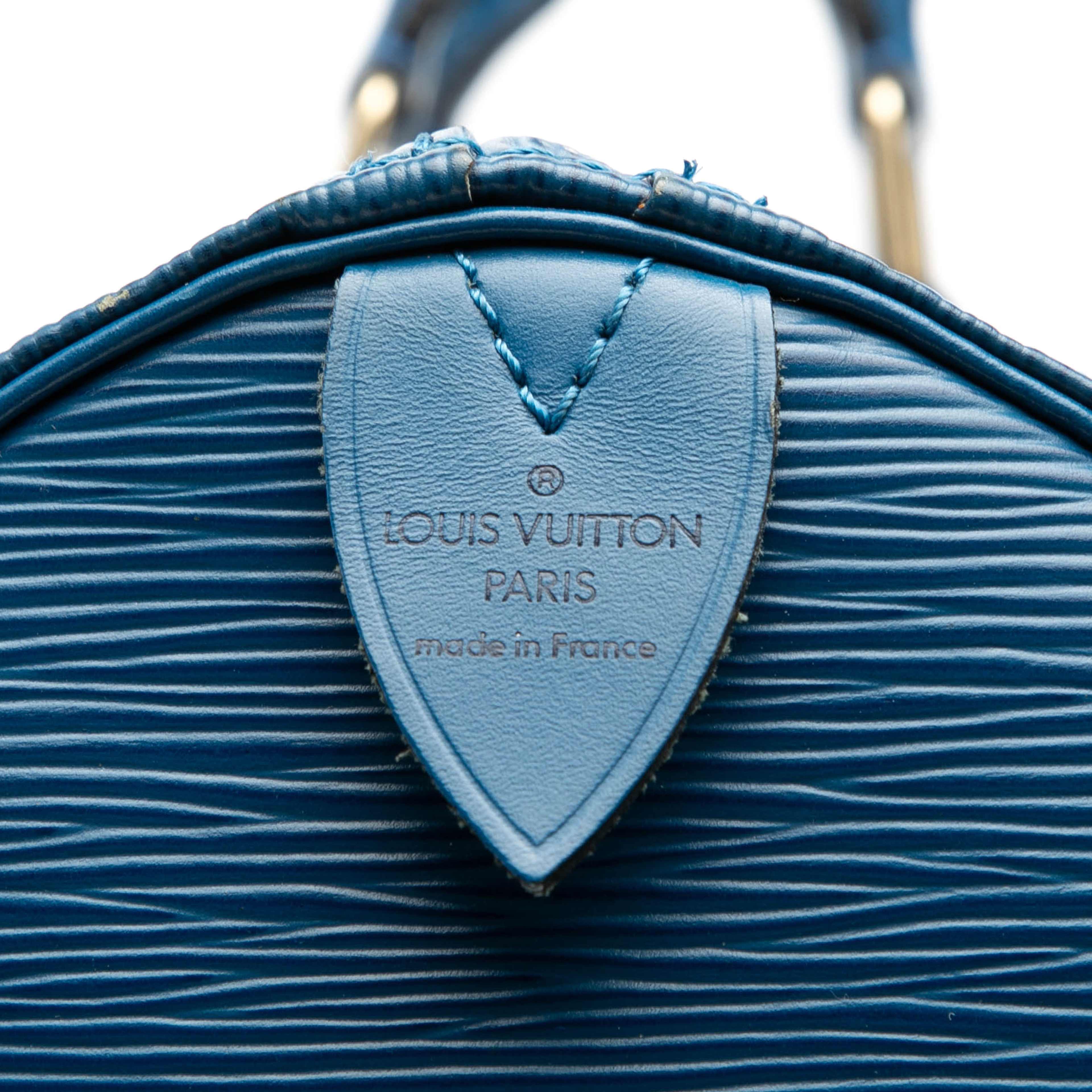 Louis Vuitton Epi Keepall 55, från Luxclusif, i färgen blå. Klicka för att öppna bilden i stort format