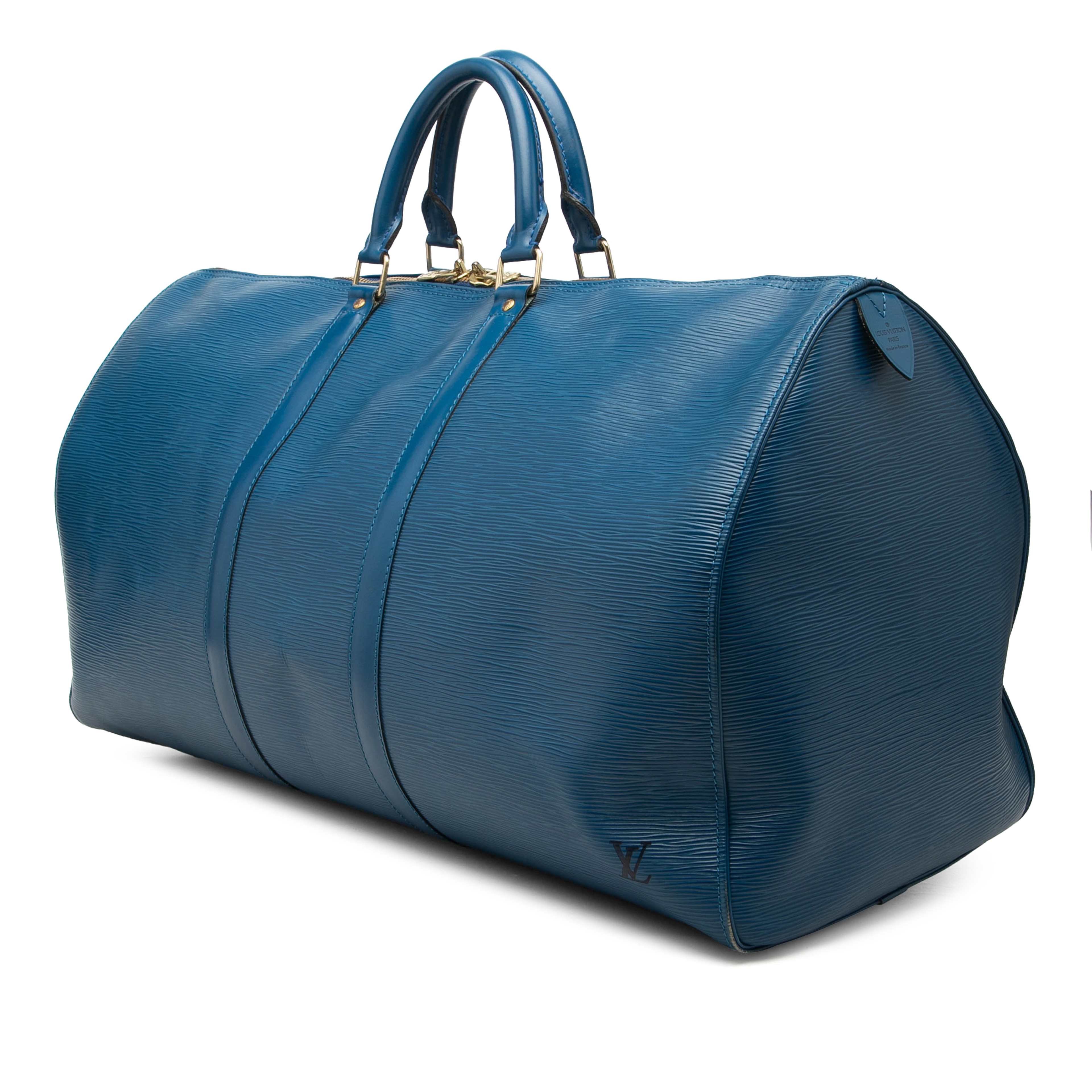 Louis Vuitton Epi Keepall 55, från Luxclusif, i färgen blå. Klicka för att öppna bilden i stort format