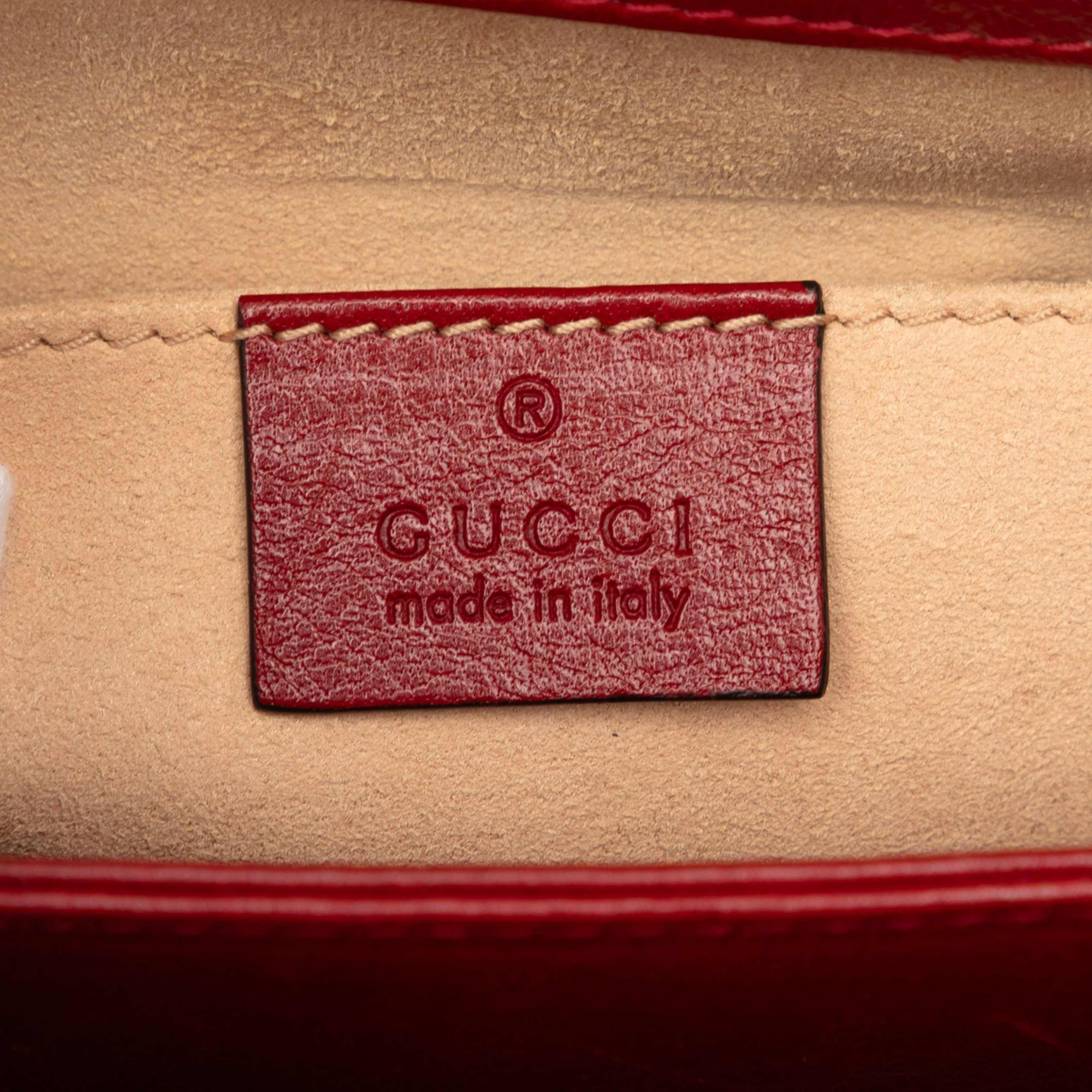 Gucci Small Suede Web Ophidia Chain Crossbody, från Luxclusif, i färgen blå. Klicka för att öppna bilden i stort format