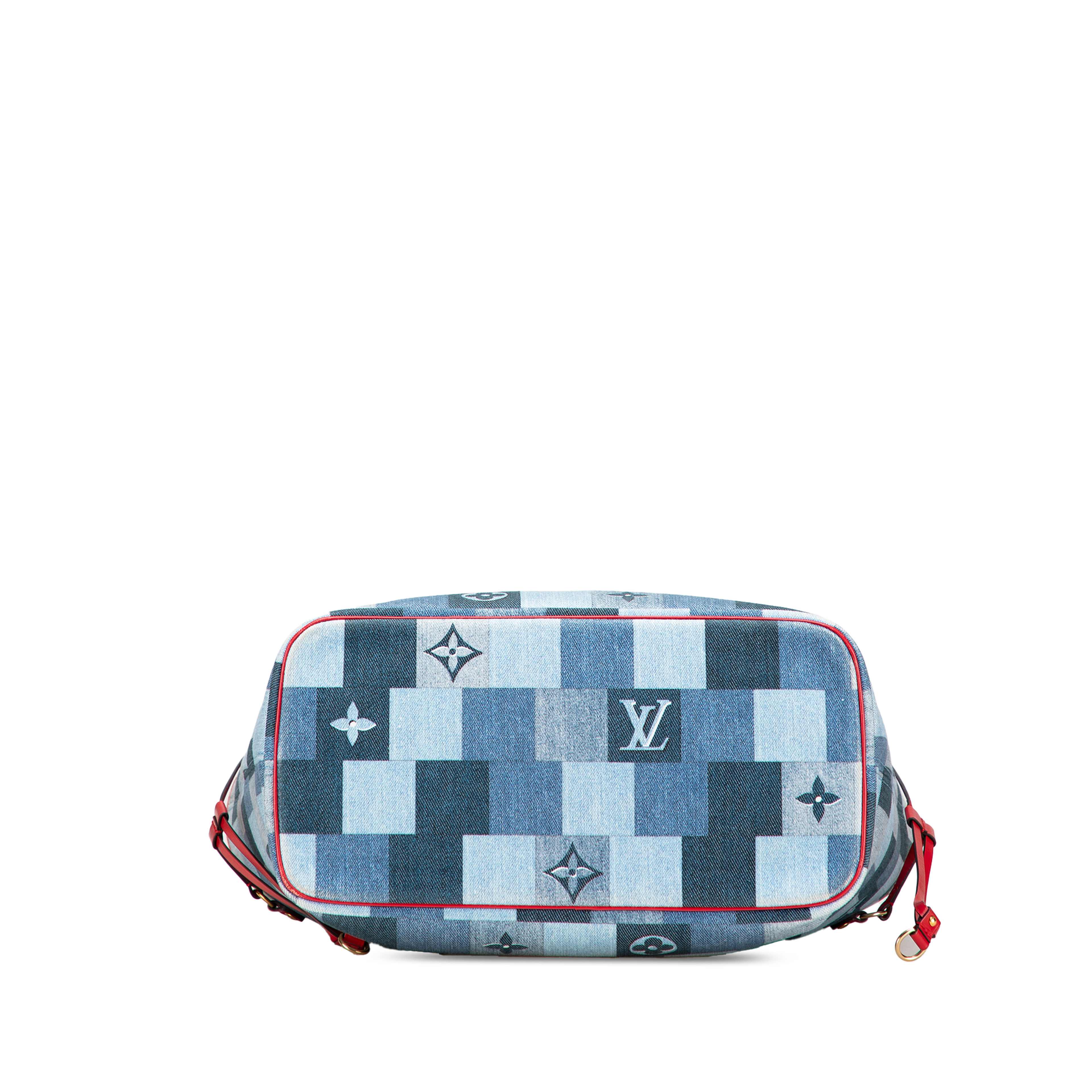 Louis Vuitton Monogram Denim Patchwork Neverfull Mm, från Luxclusif, i färgen blue. Klicka för att öppna bilden i stort format