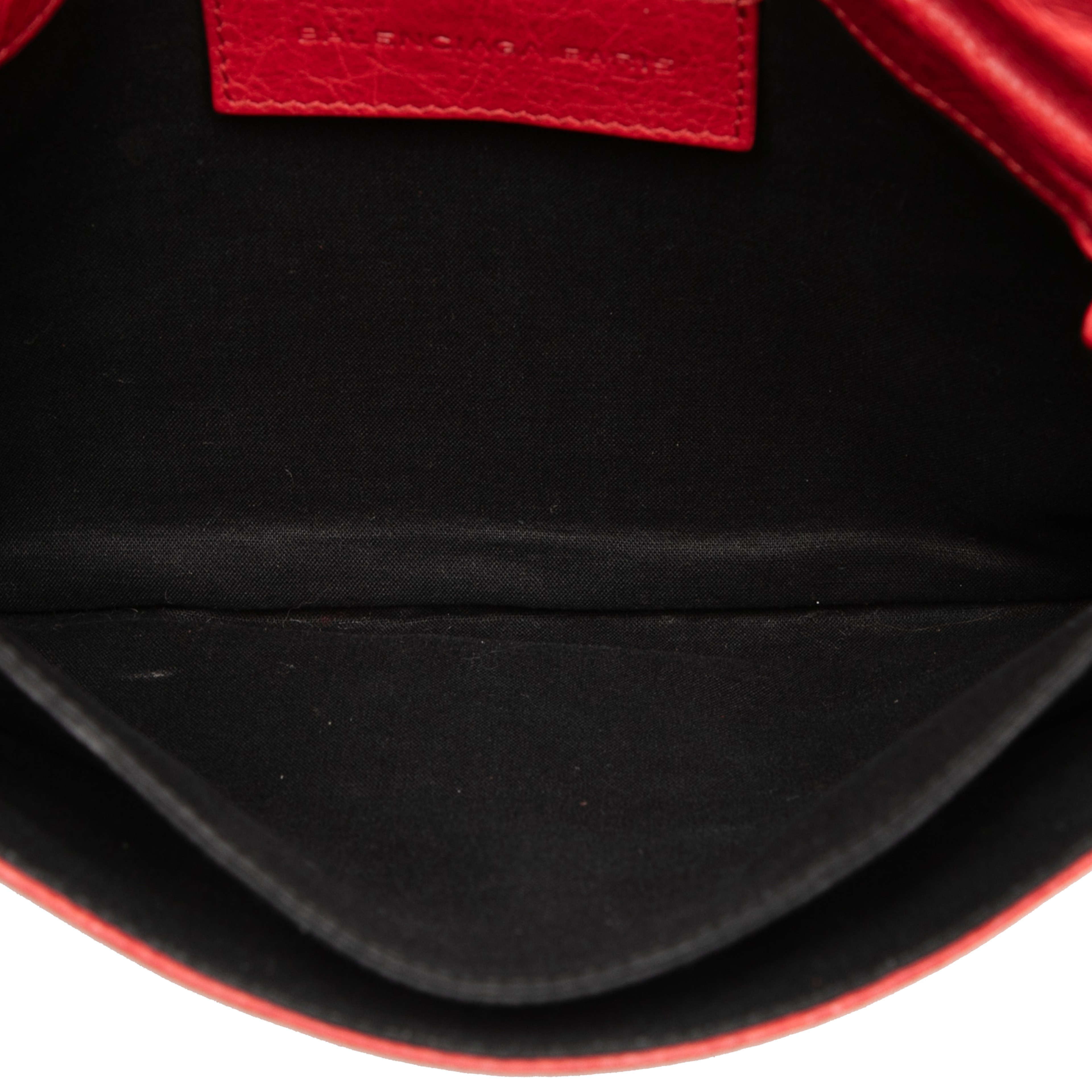 Balenciaga Lambskin Motocross Classic City Clutch, från Luxclusif, i färgen red. Klicka för att öppna bilden i stort format