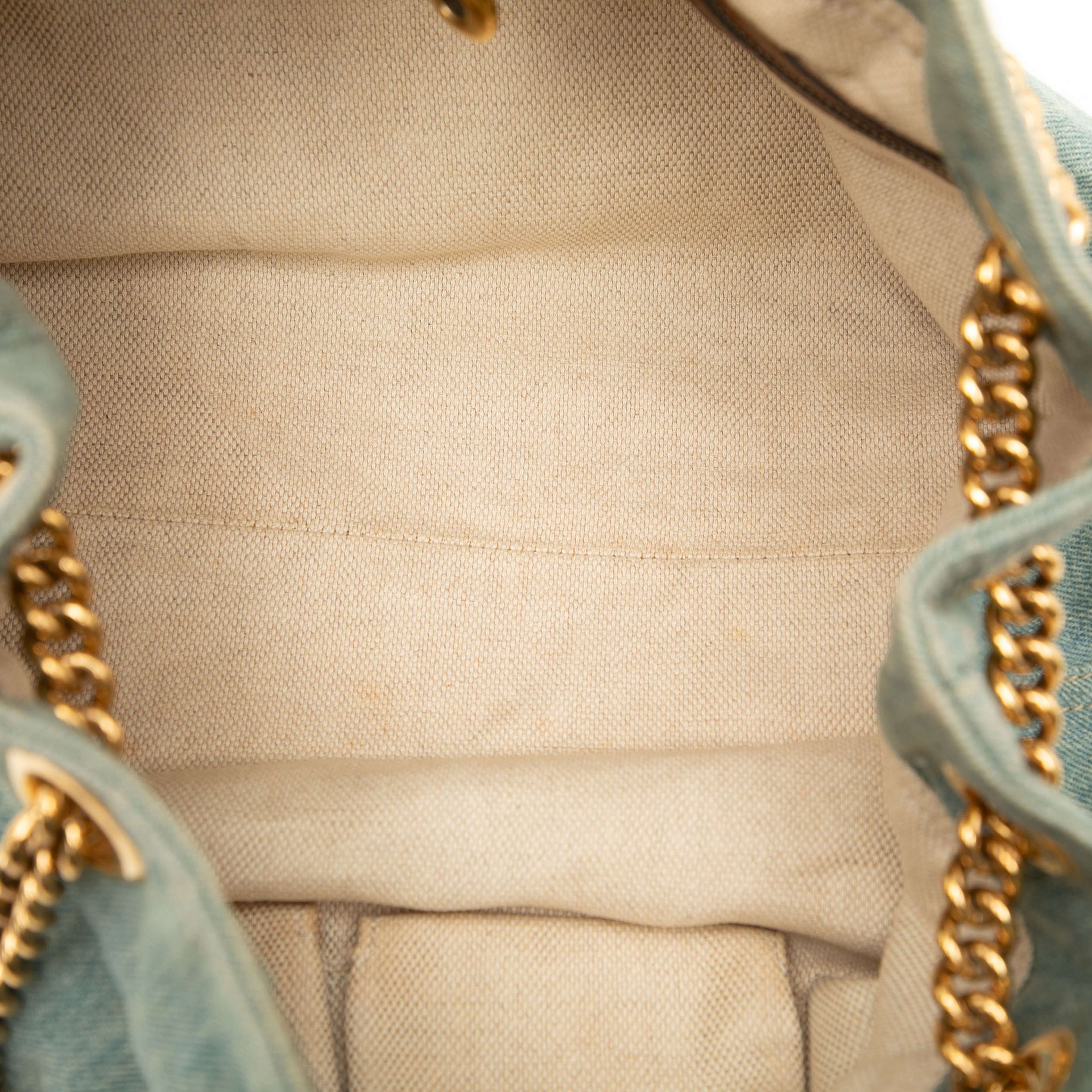 Gucci Medium Denim Soho Chain Tote, från Luxclusif, i färgen denim. Klicka för att öppna bilden i stort format