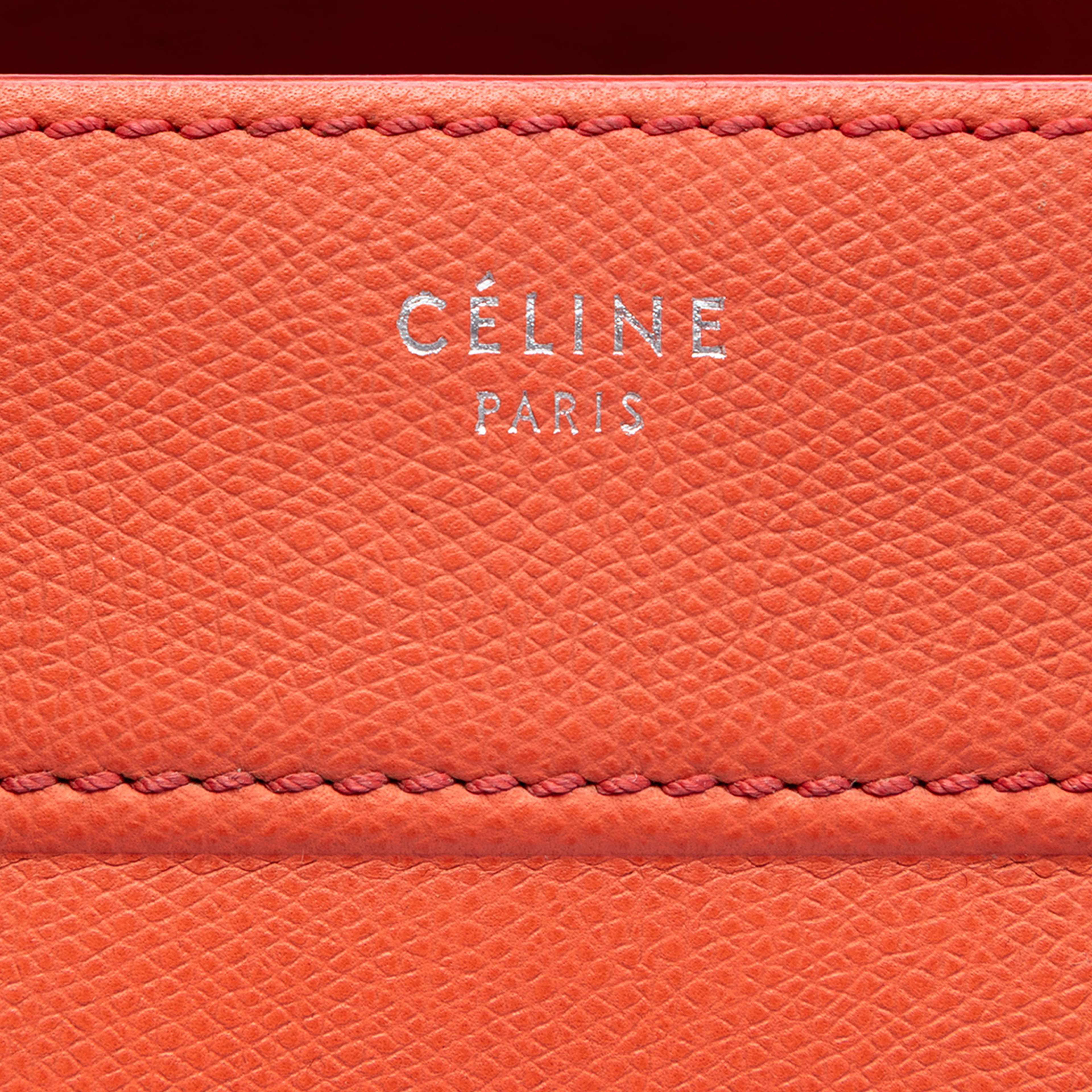 Celine Medium Leather Phantom Luggage Tote, från Luxclusif, i färgen orange. Klicka för att öppna bilden i stort format