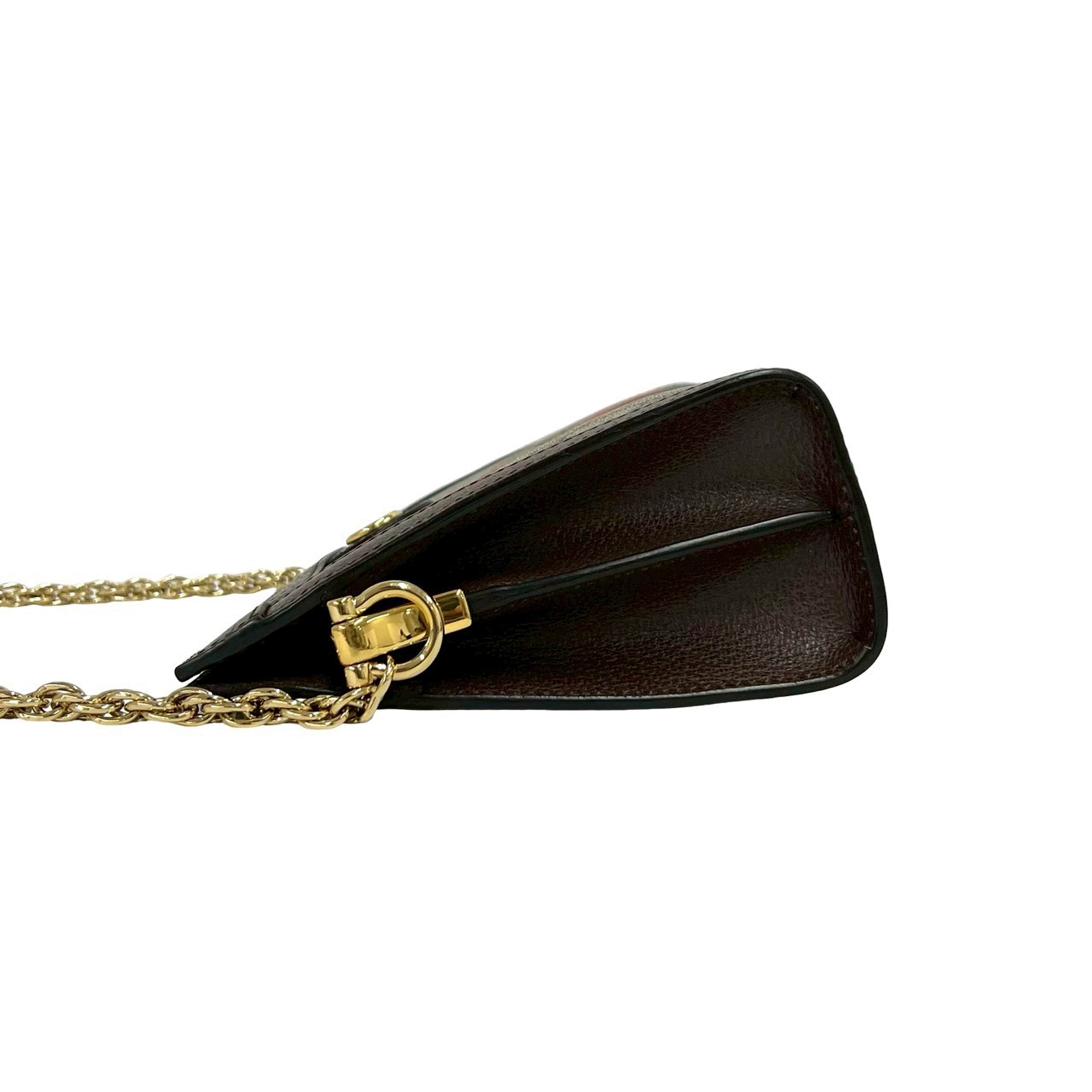 Gucci Small Gg Supreme Web Ophidia Chain Crossbody, från Luxclusif, i färgen beige. Klicka för att öppna bilden i stort format