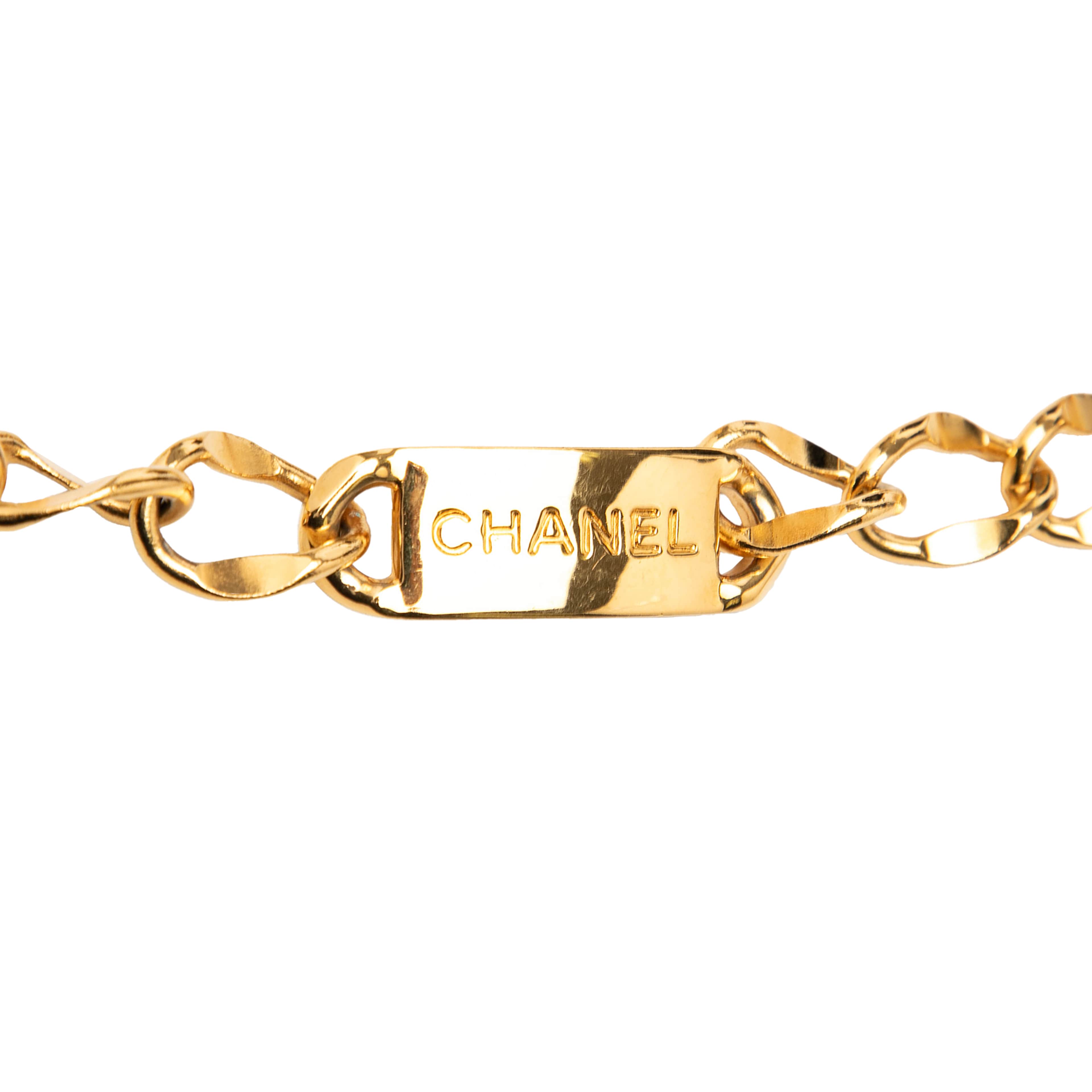 Chanel Cc Gold Plated Logo Plate Rue Cambon Medallion Chain Link Belt, från Luxclusif, i färgen guld. Klicka för att öppna bilden i stort format