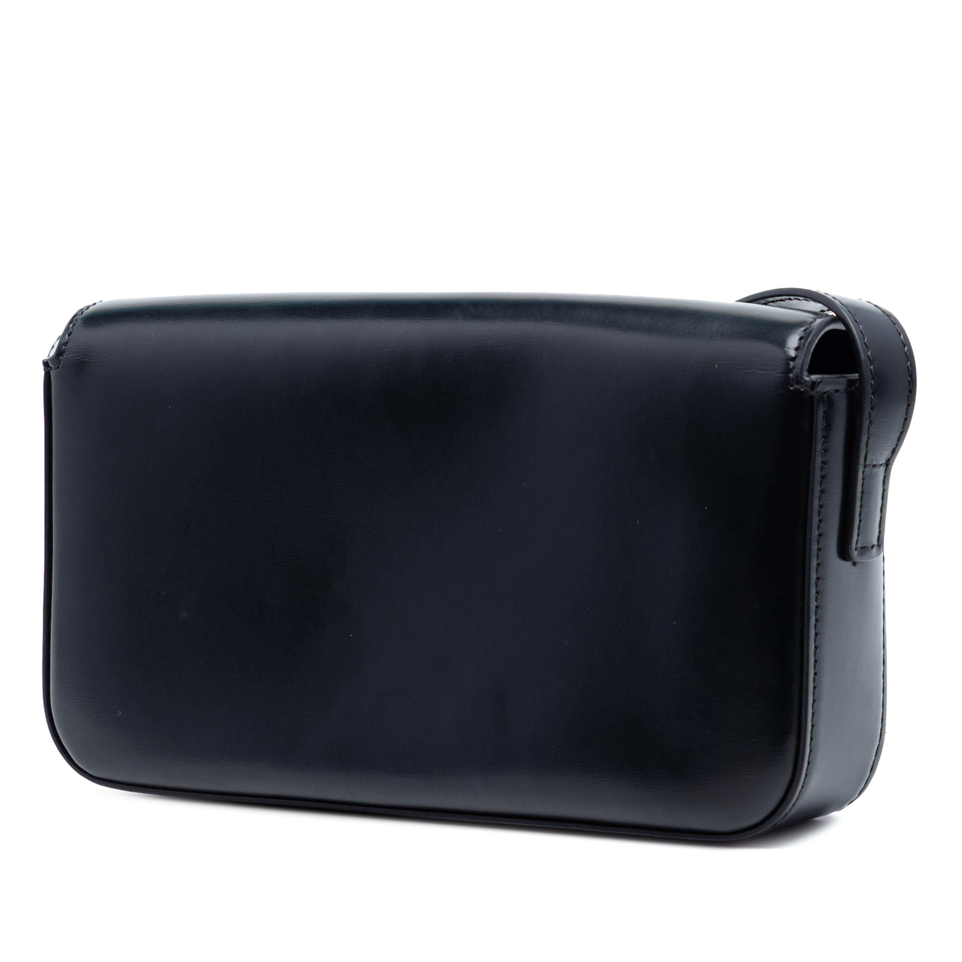 Celine Shiny Calfskin Triomphe Claude Shoulder Bag, från Luxclusif, i färgen black. Klicka för att öppna bilden i stort format