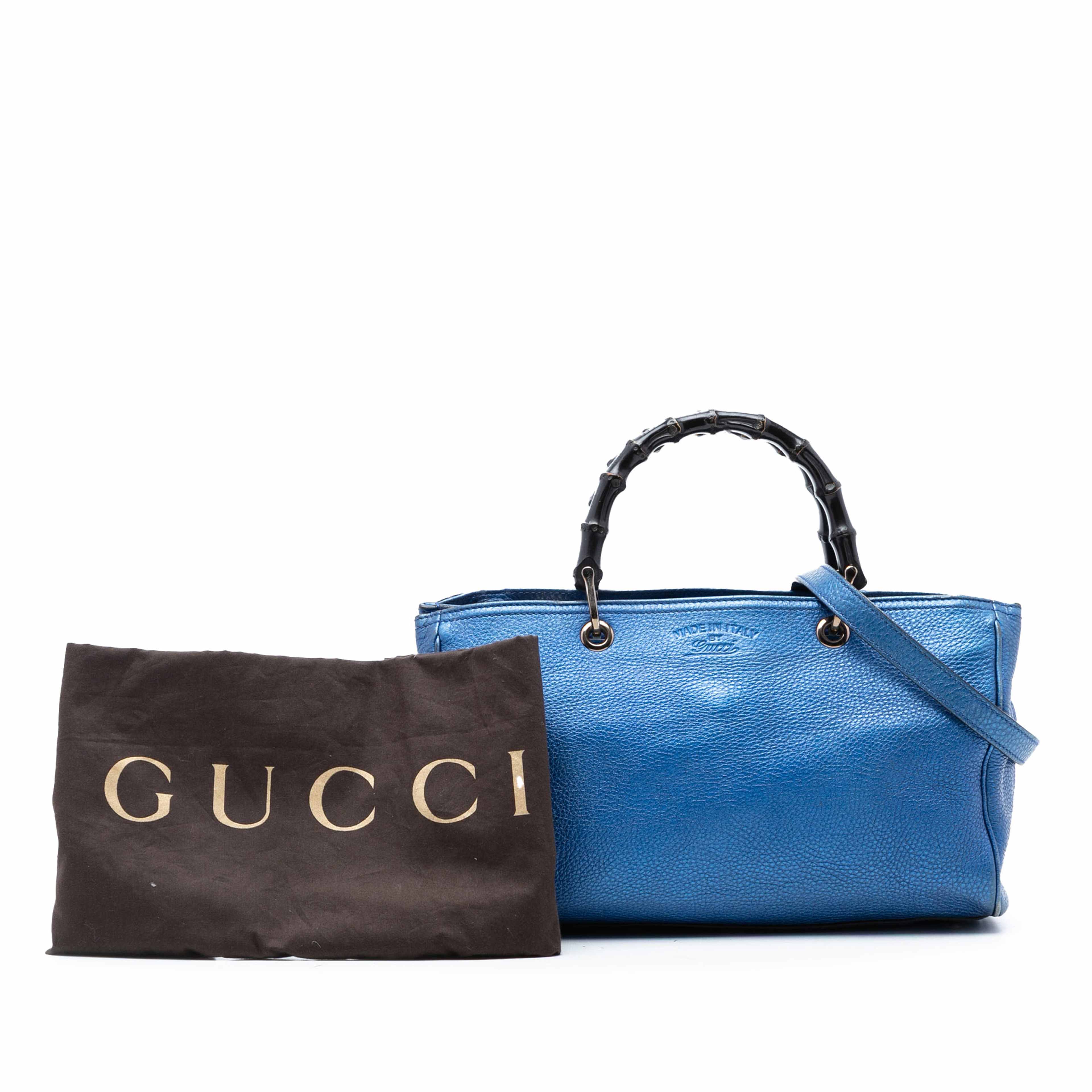 Gucci Medium Metallic Calfskin Bamboo Shopper Satchel, från Luxclusif, i färgen blå. Klicka för att öppna bilden i stort format