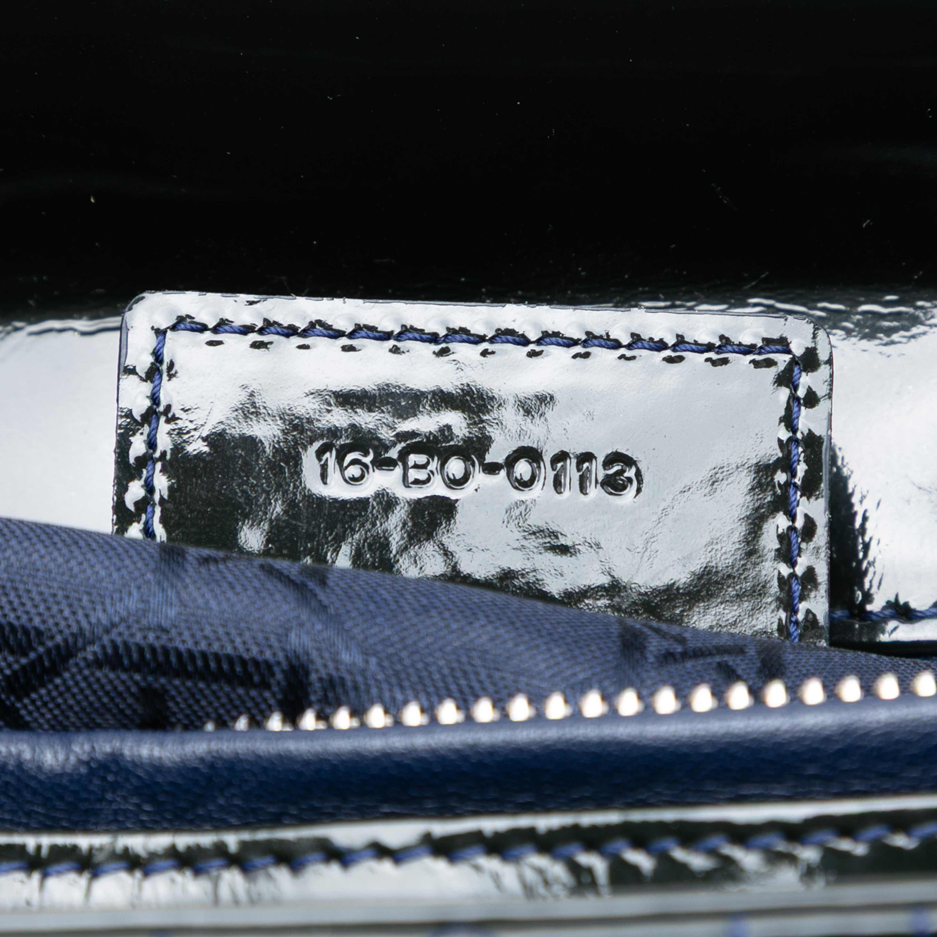 Dior Large Patent Cannage Lady Dior, från Luxclusif, i färgen navy. Klicka för att öppna bilden i stort format