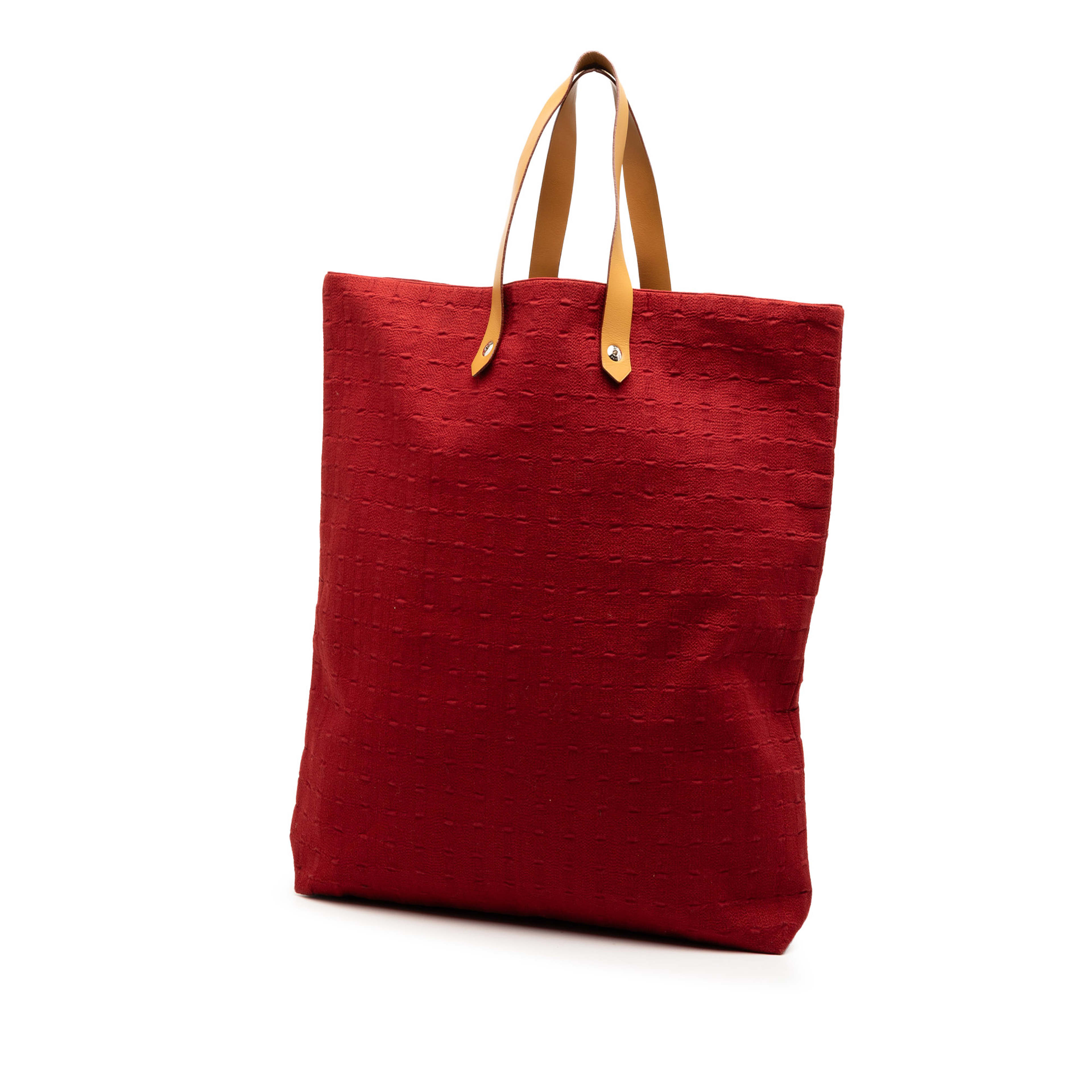 Hermès Canvas Ahmedabad Cabas Ii Gm, från Luxclusif, i färgen brun. Klicka för att öppna bilden i stort format