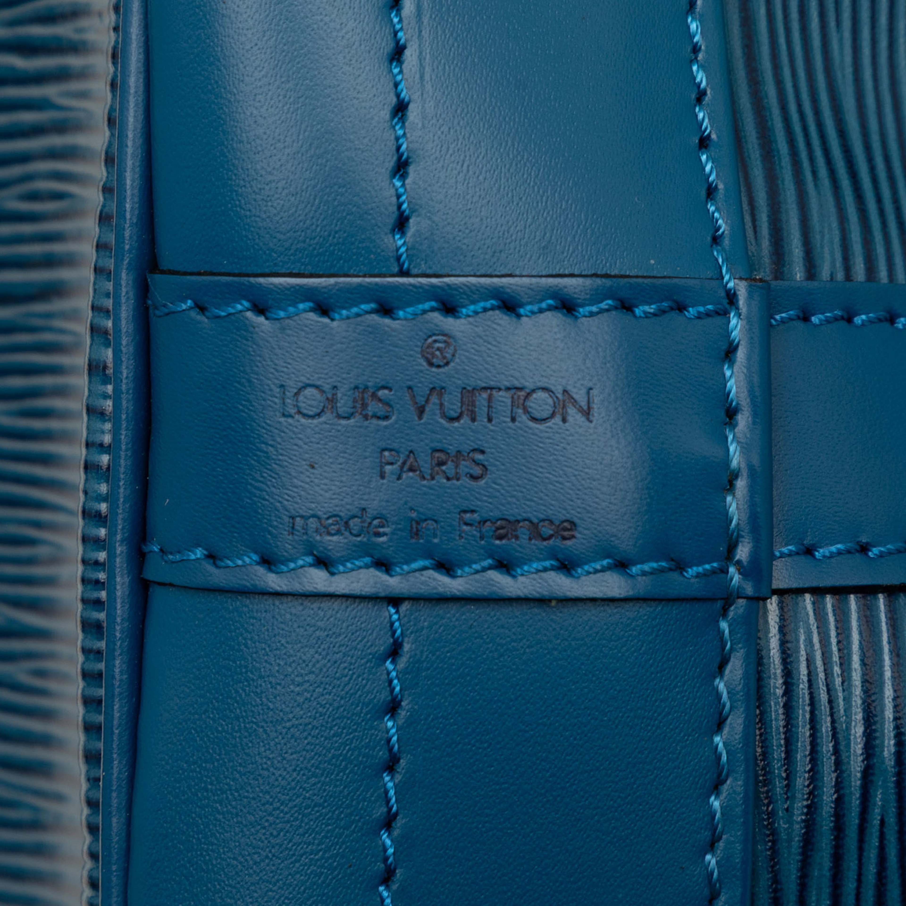 Louis Vuitton Epi Noe Gm, från Luxclusif, i färgen blå. Klicka för att öppna bilden i stort format