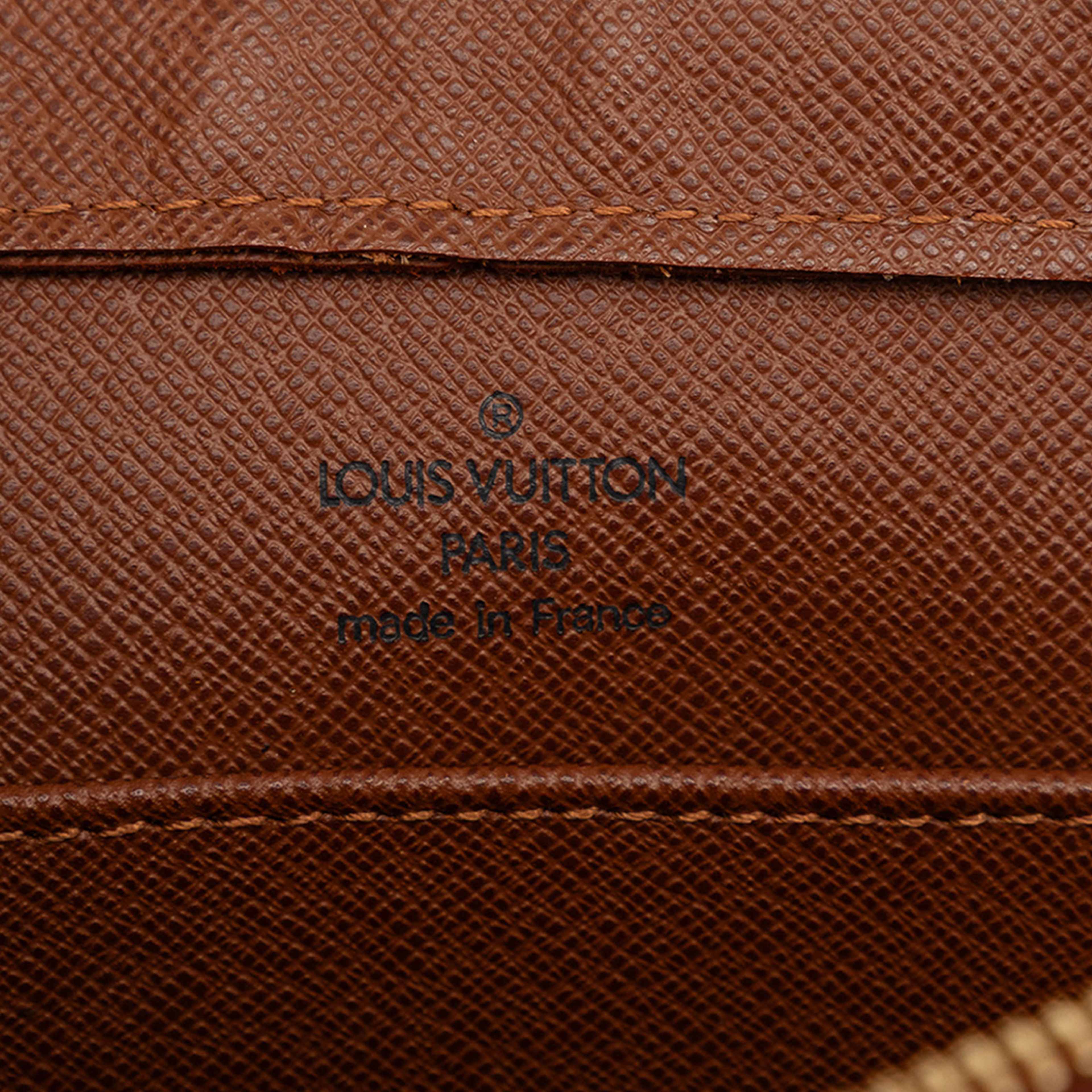 Louis Vuitton Monogram Orsay, från Luxclusif, i färgen brown. Klicka för att öppna bilden i stort format