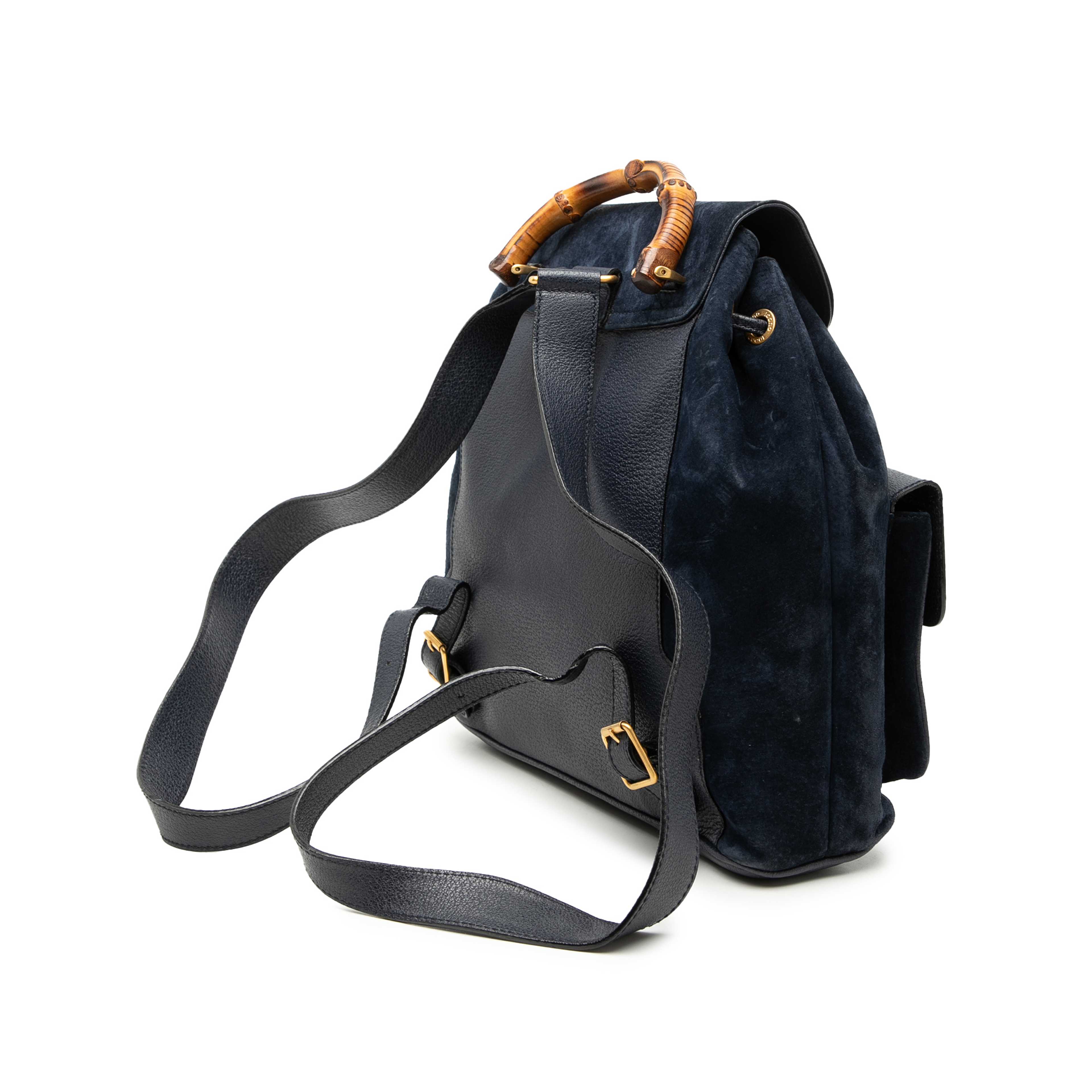 Gucci Suede Bamboo Backpack, från Luxclusif, i färgen navy. Klicka för att öppna bilden i stort format