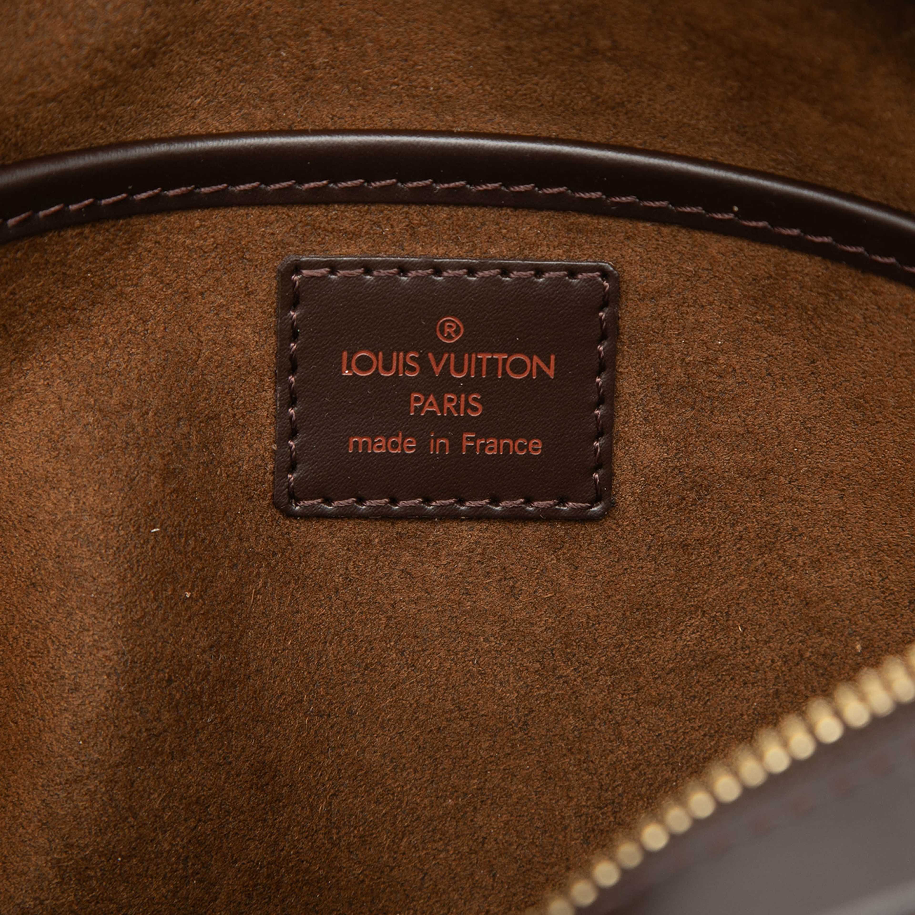 Louis Vuitton Damier Ebene Saint Louis Pochette, från Luxclusif, i färgen brown. Klicka för att öppna bilden i stort format