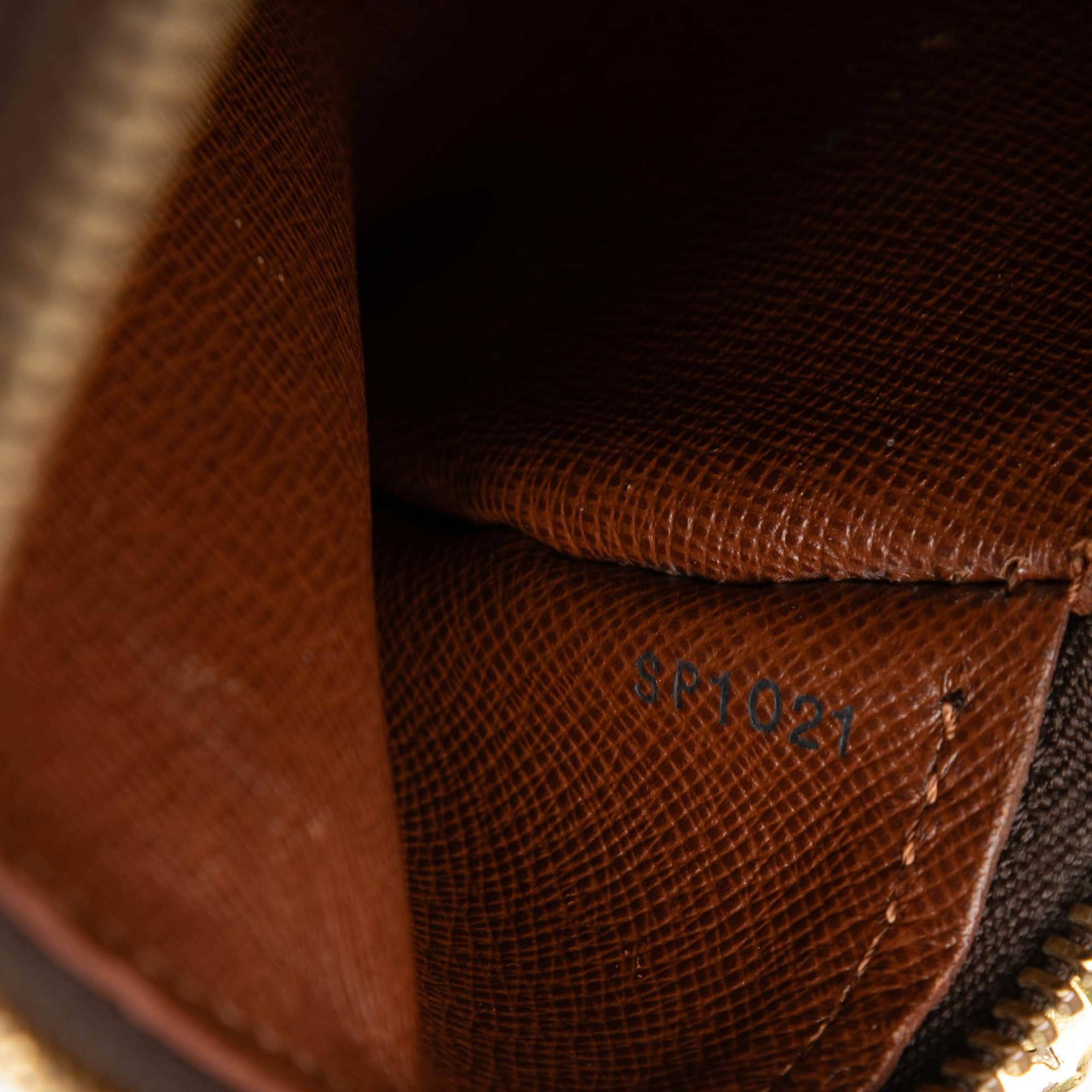 Louis Vuitton Monogram Papillon 26, från Luxclusif, i färgen brown. Klicka för att öppna bilden i stort format