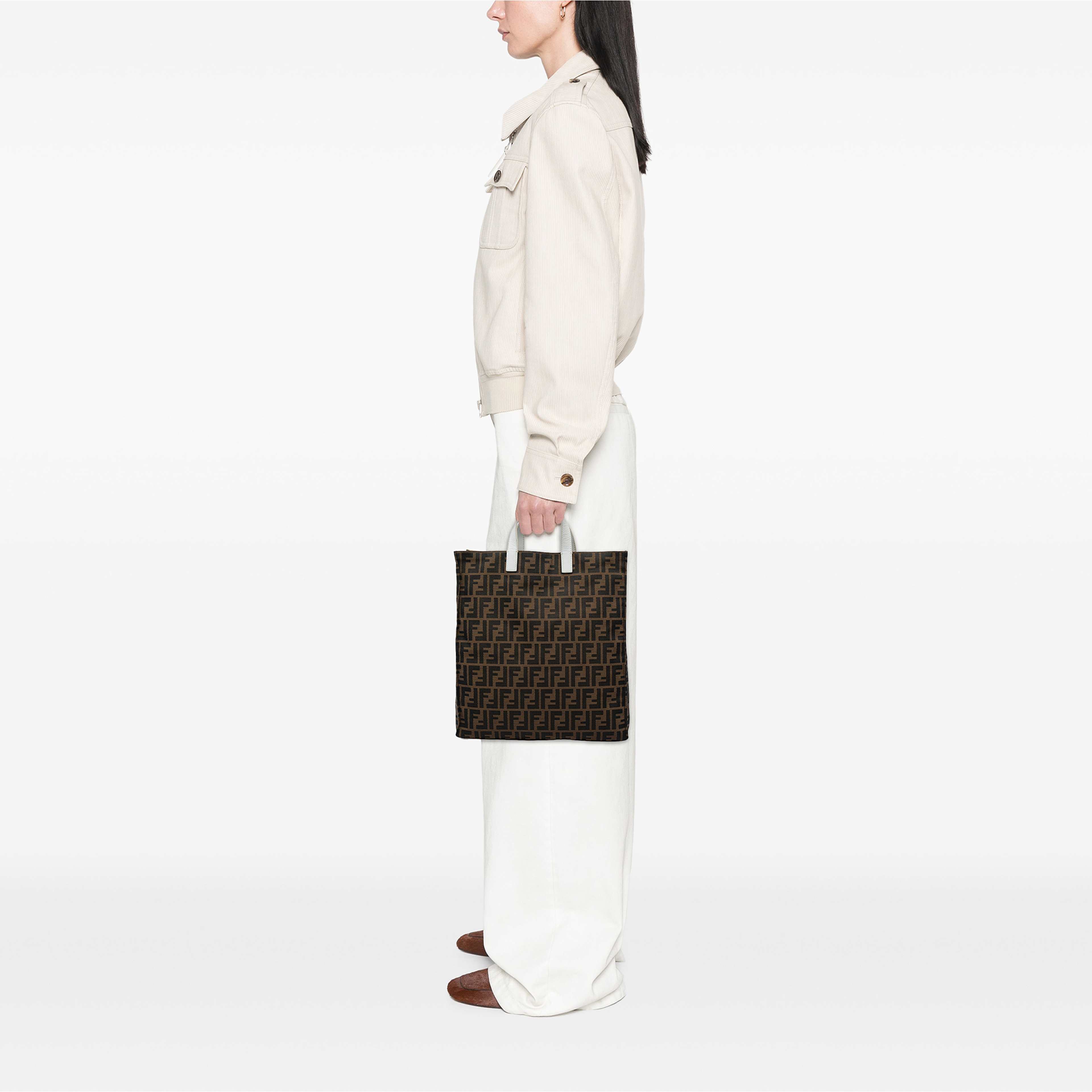 Fendi Zucca Canvas Shopping Tote, från Luxclusif, i färgen brun. Klicka för att öppna bilden i stort format