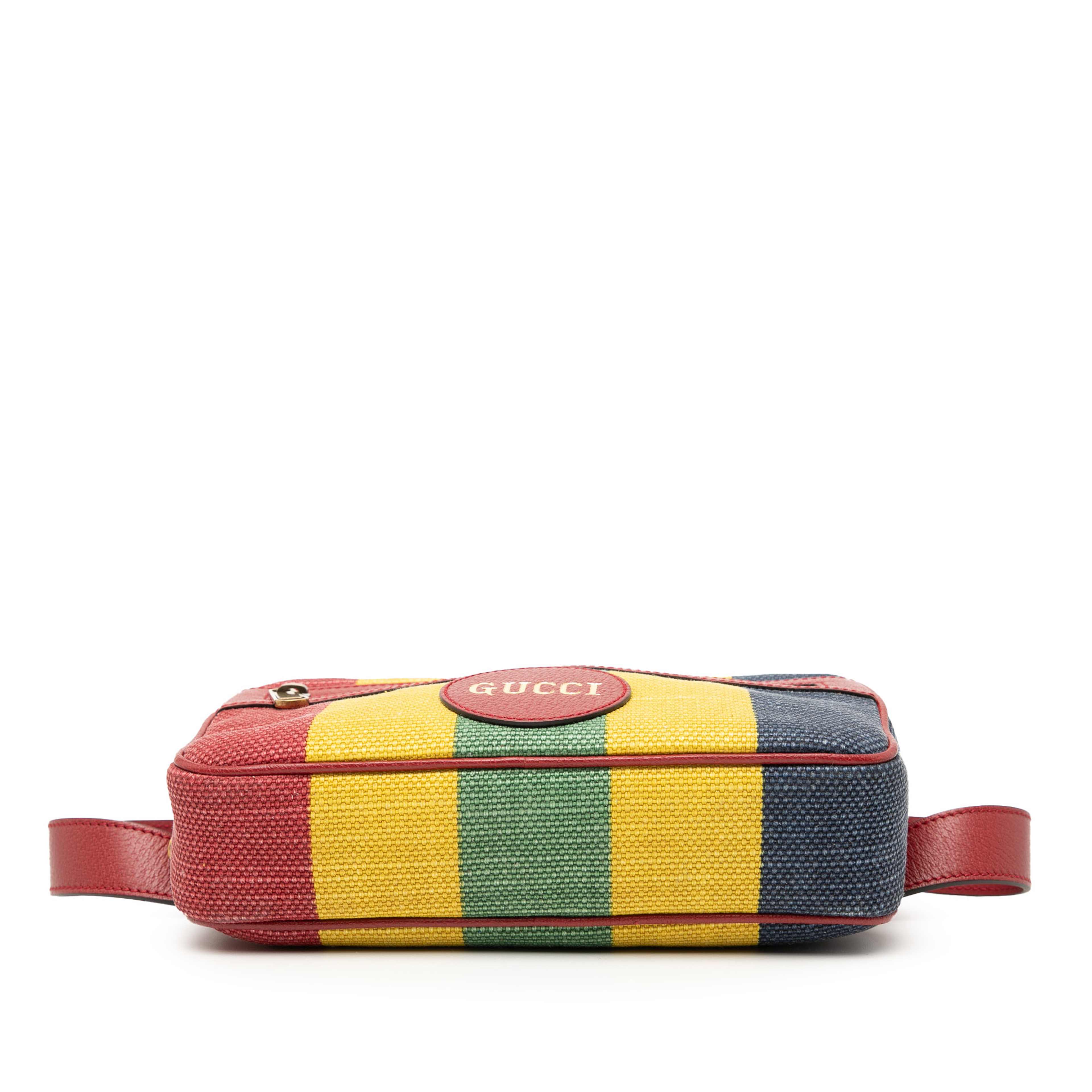Gucci Baiadera Canvas Stripe Belt Bag, från Luxclusif, i färgen red. Klicka för att öppna bilden i stort format