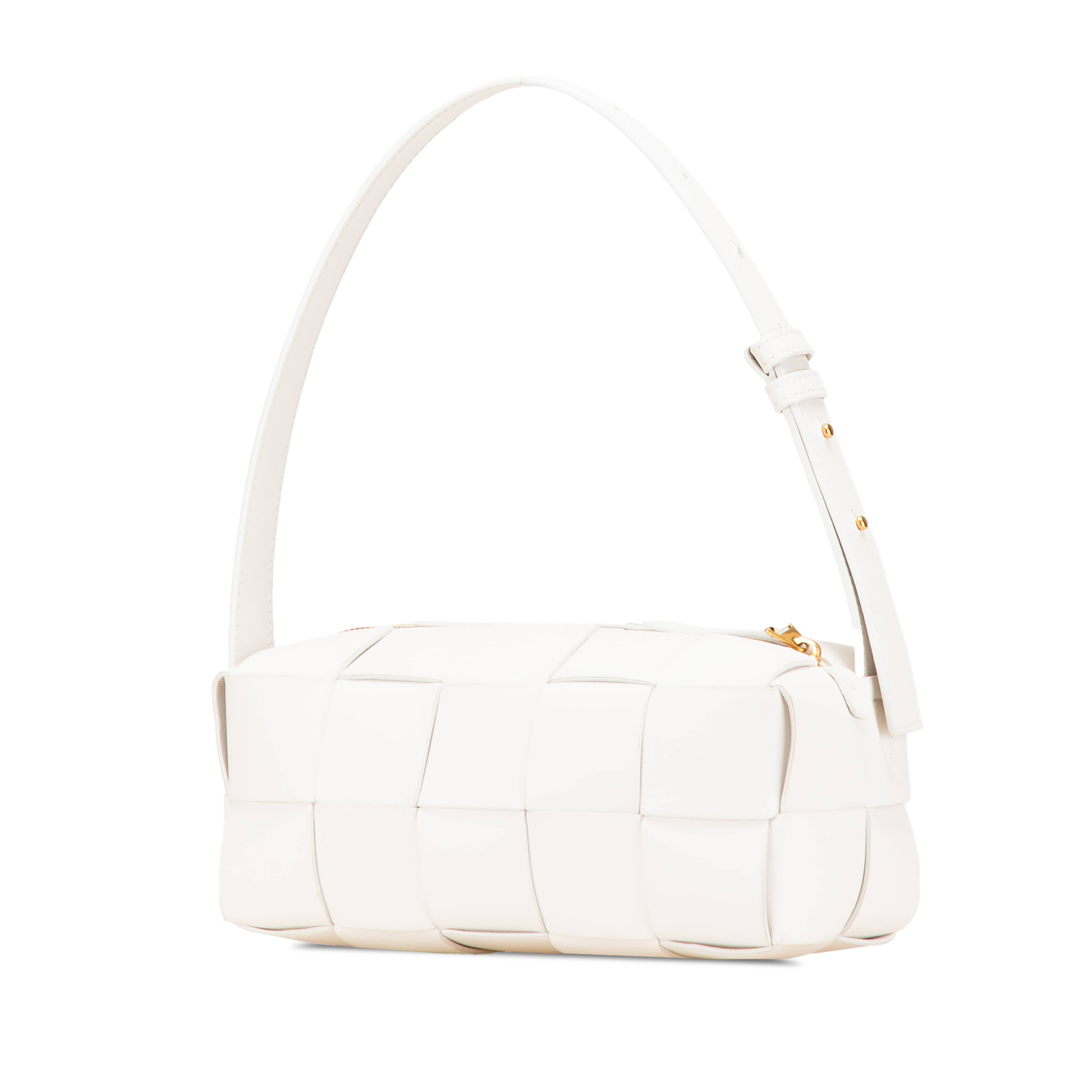 Bottega Veneta Small Lambskin Intrecciato Brick Cassette, från Luxclusif, i färgen vit. Klicka för att öppna bilden i stort format