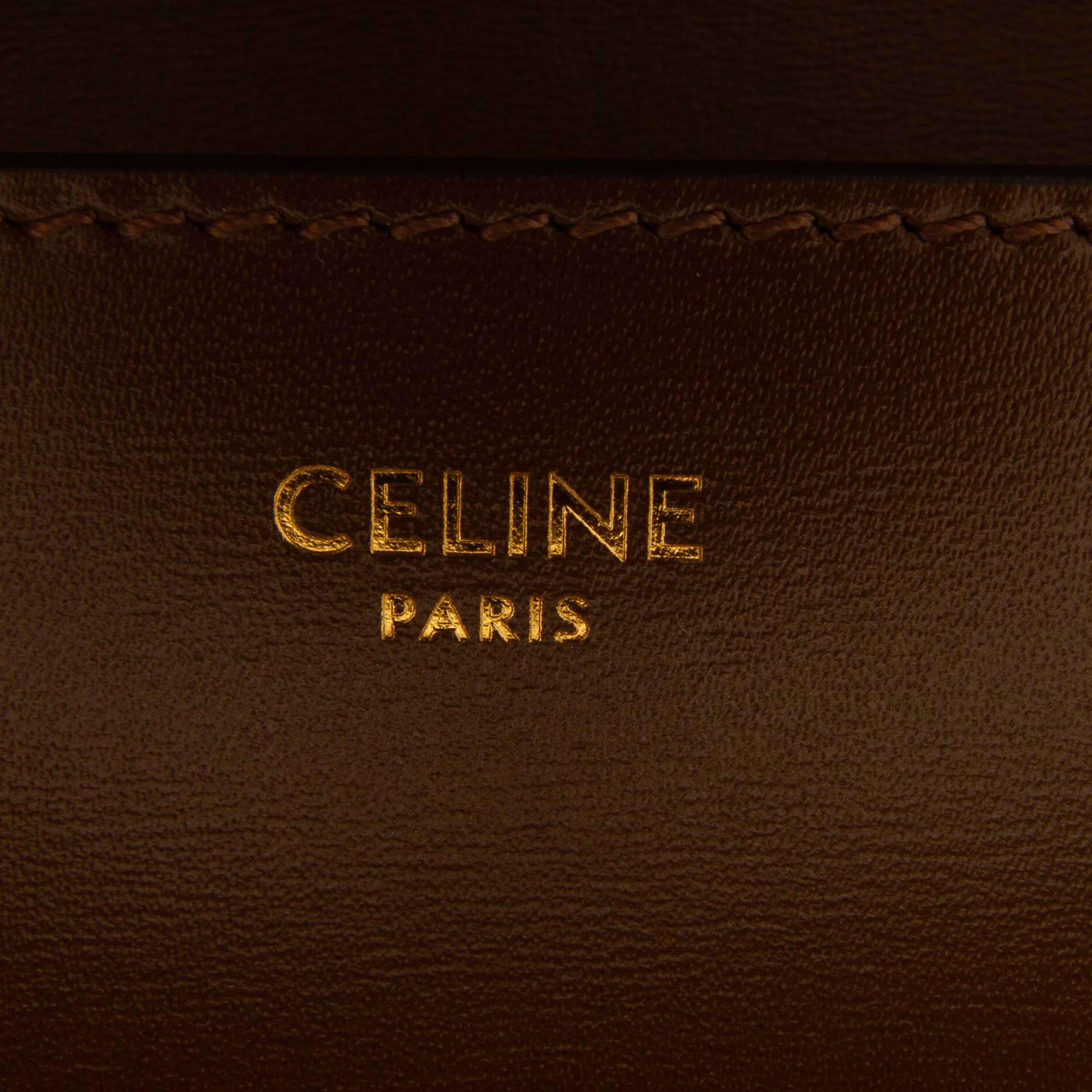 Celine Teen Calfskin Classic Box, från Luxclusif, i färgen brown.