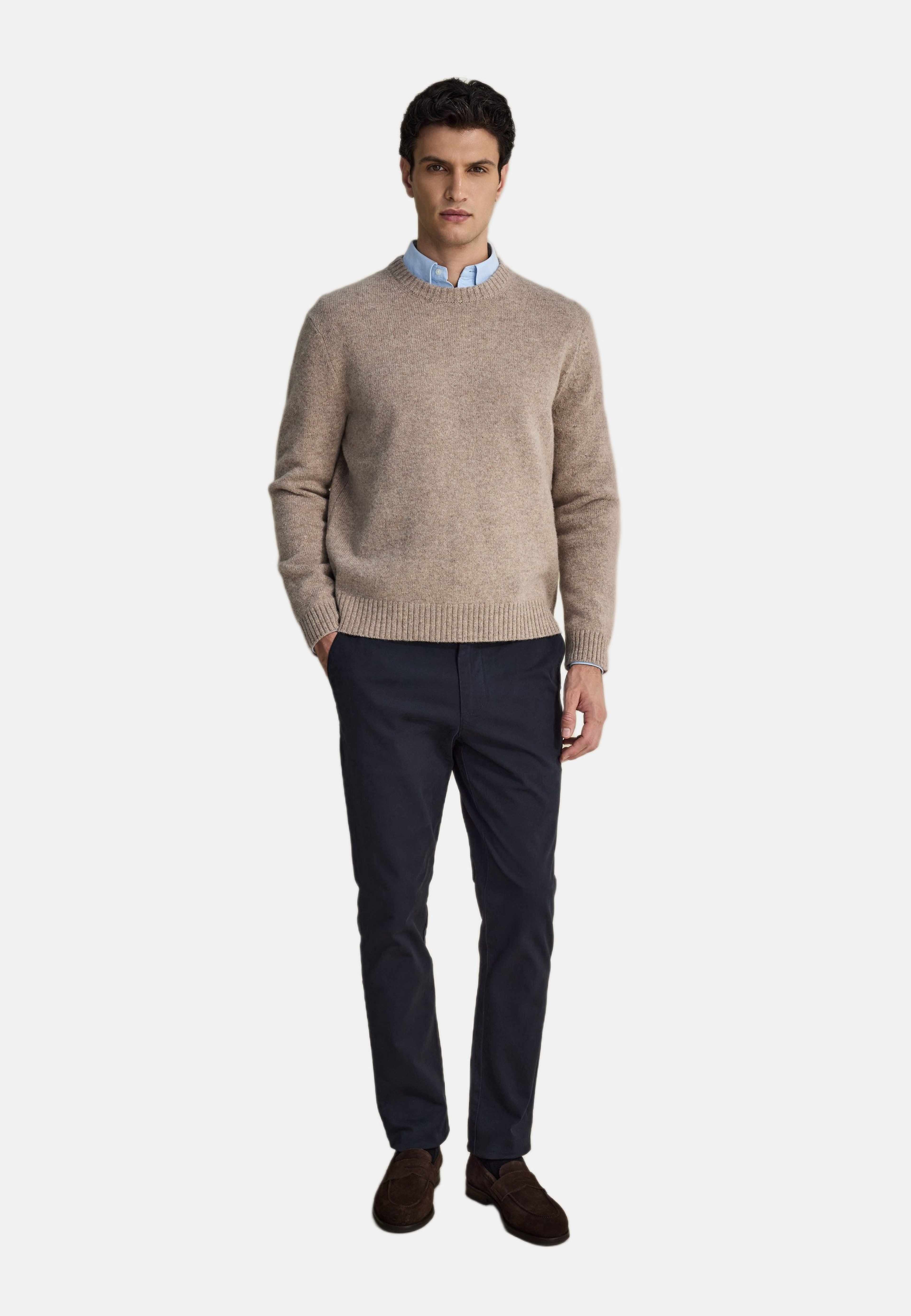 Wool Crew Neck Sweater, från John Henric, i färgen beige. Klicka för att öppna bilden i stort format
