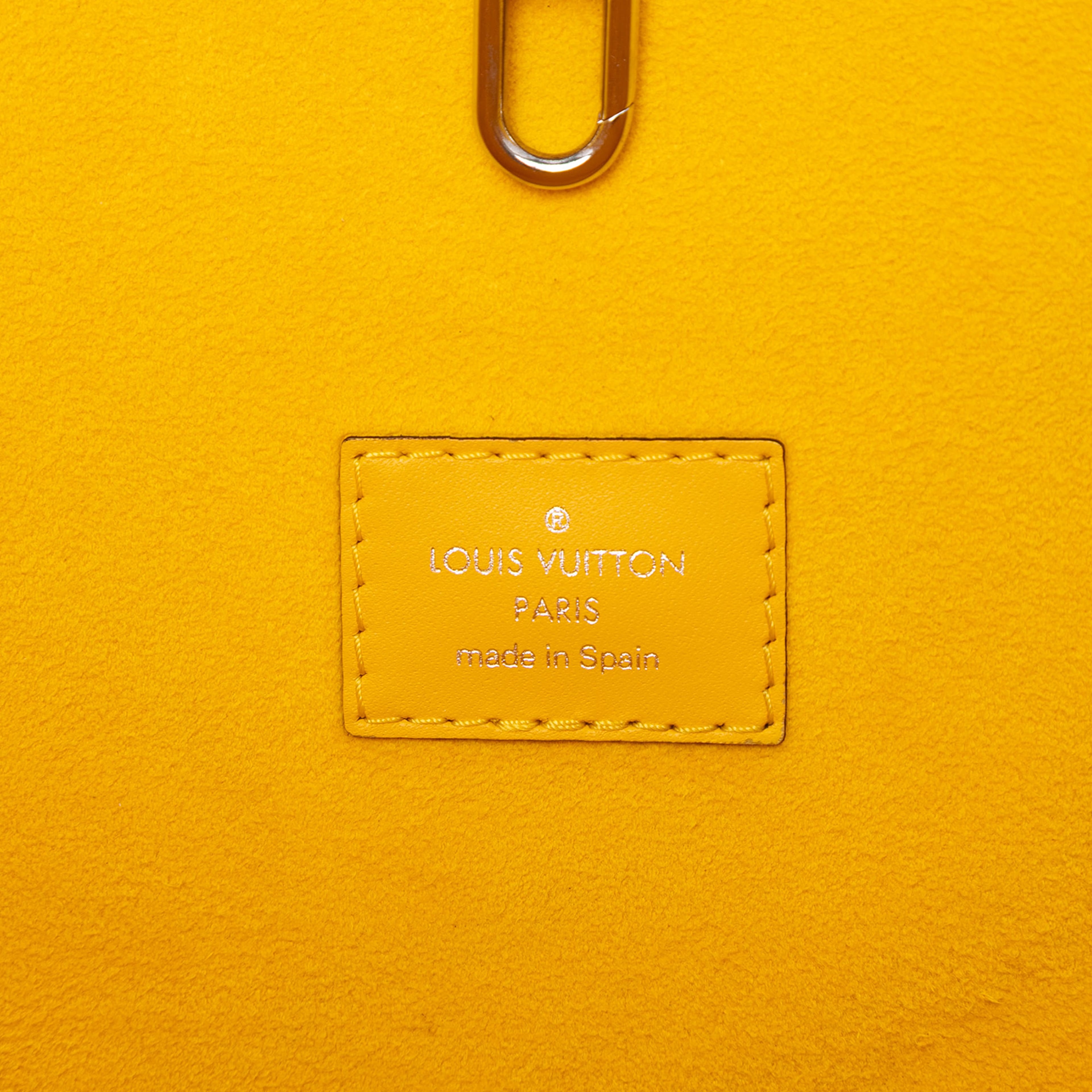 Louis Vuitton Epi Neverfull Mm, från Luxclusif, i färgen mustard. Klicka för att öppna bilden i stort format