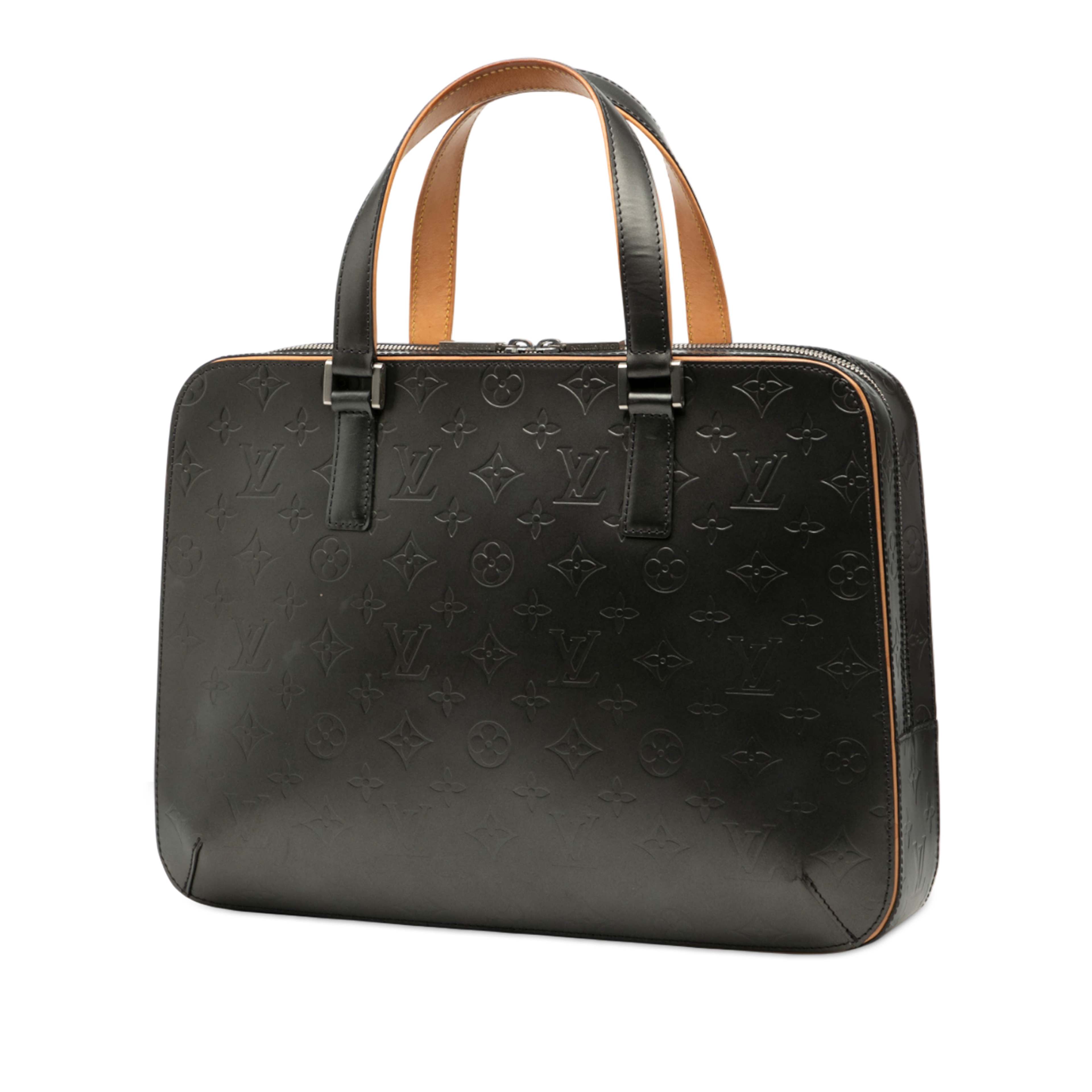 Louis Vuitton Monogram Mat Malden, från Luxclusif, i färgen dark gray. Klicka för att öppna bilden i stort format